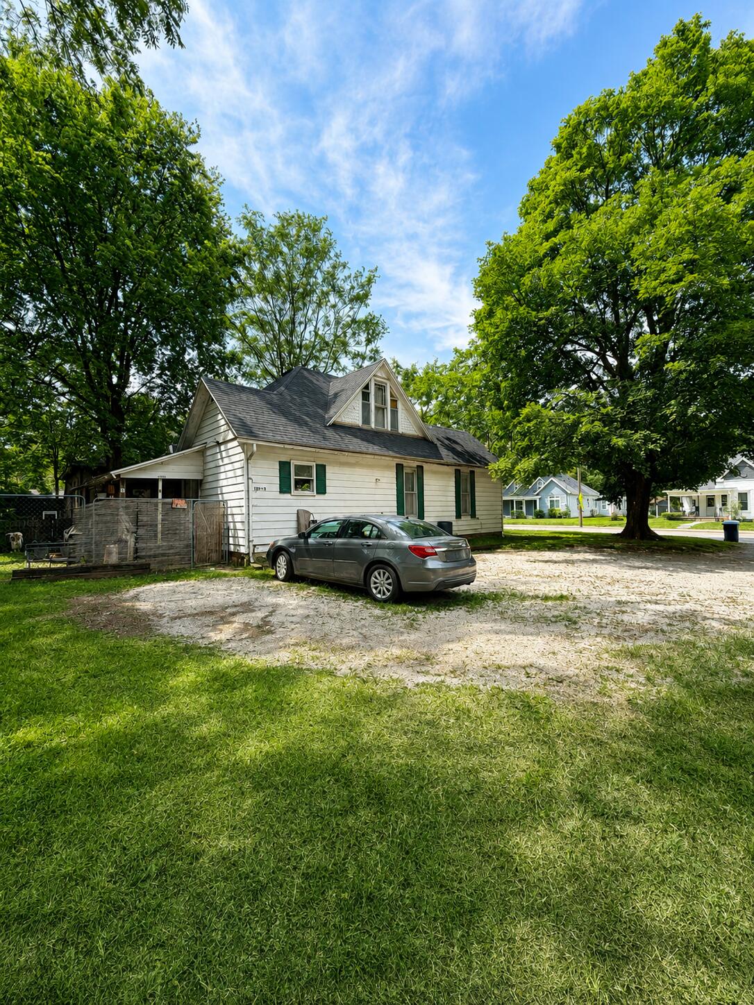 1322 North Grant Avenue Property Photo 6