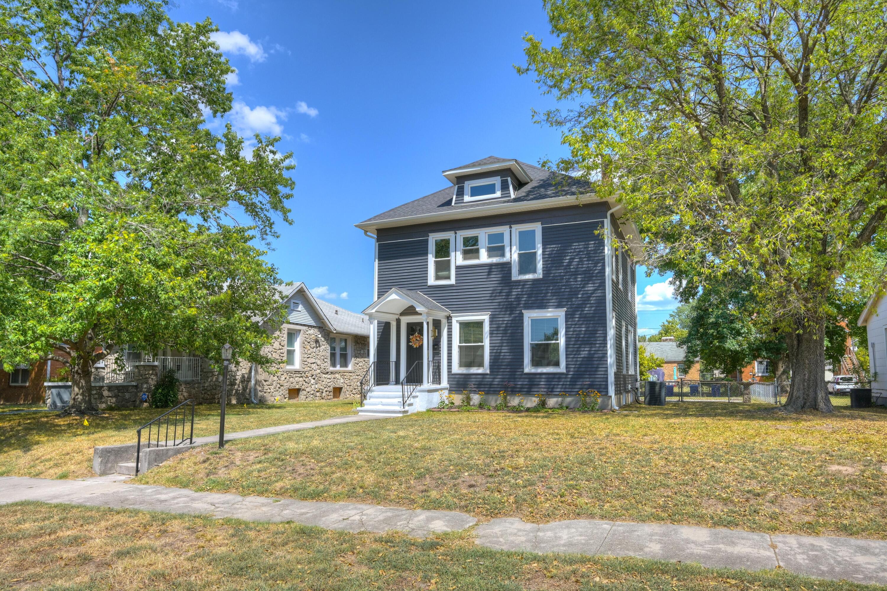 407 North Jackson Avenue Property Photo 3