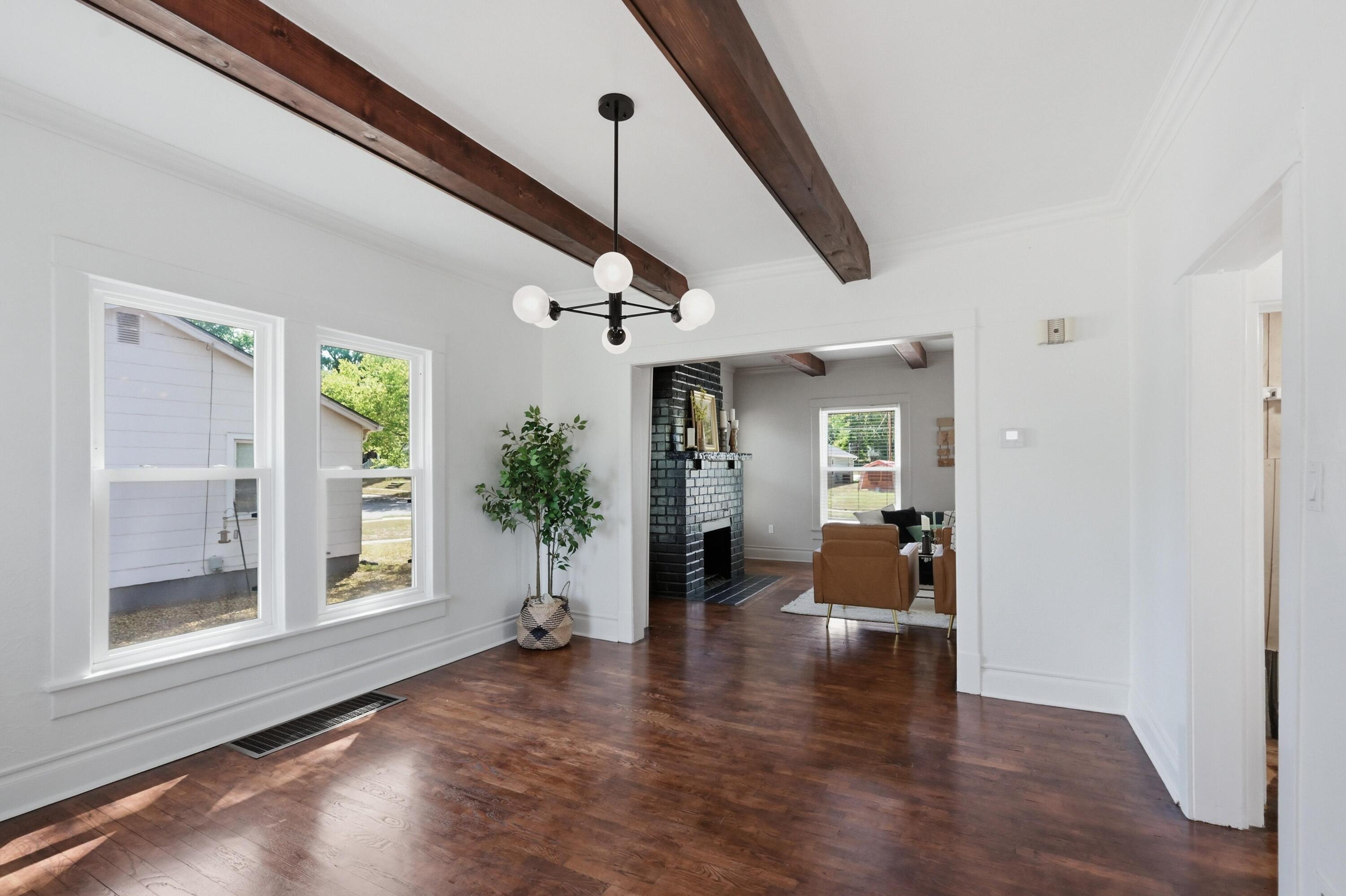 407 North Jackson Avenue Property Photo 16