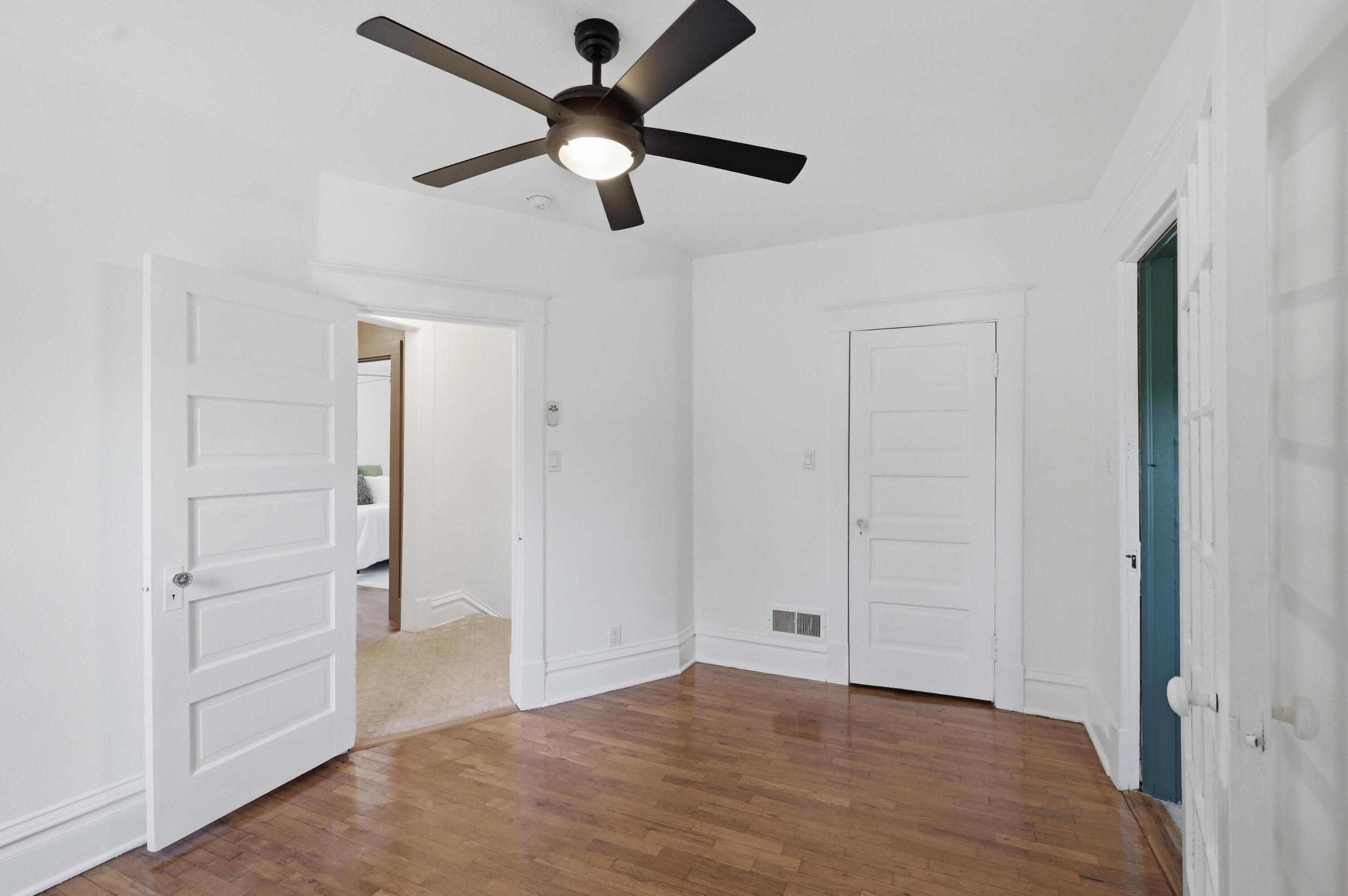 407 North Jackson Avenue Property Photo 37