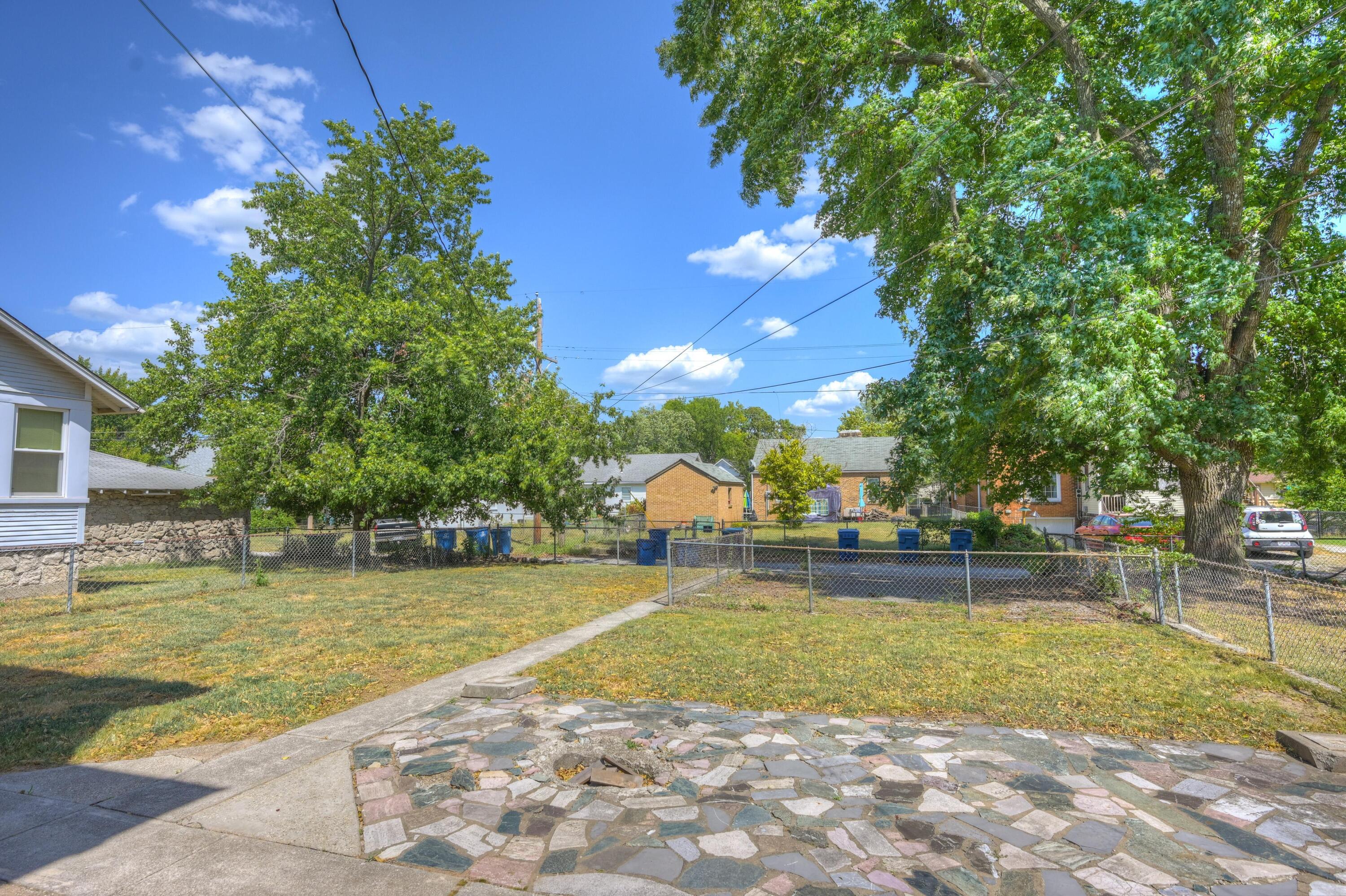 407 North Jackson Avenue Property Photo 43