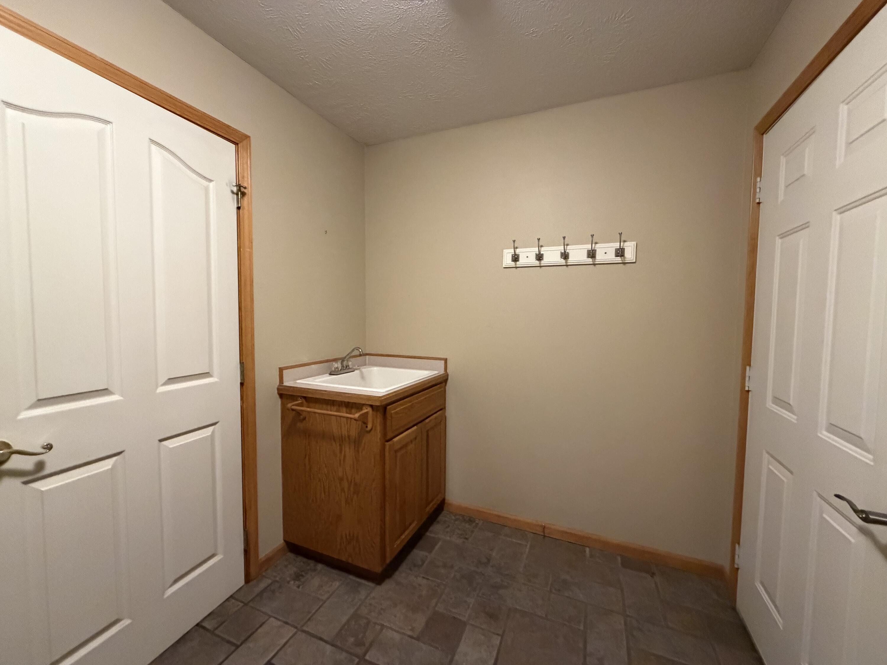 1661 North Main Avenue Property Photo 4