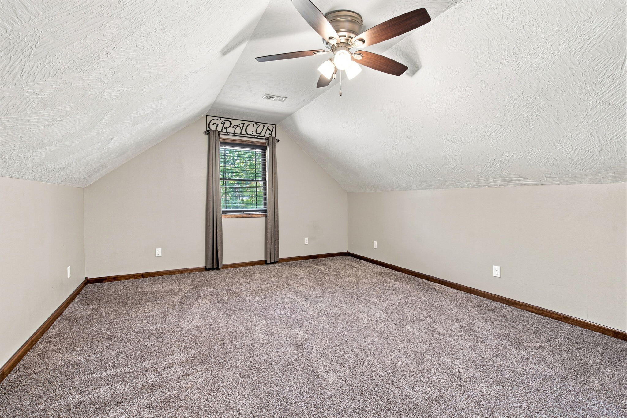 1295 Spring Valley Property Photo 23