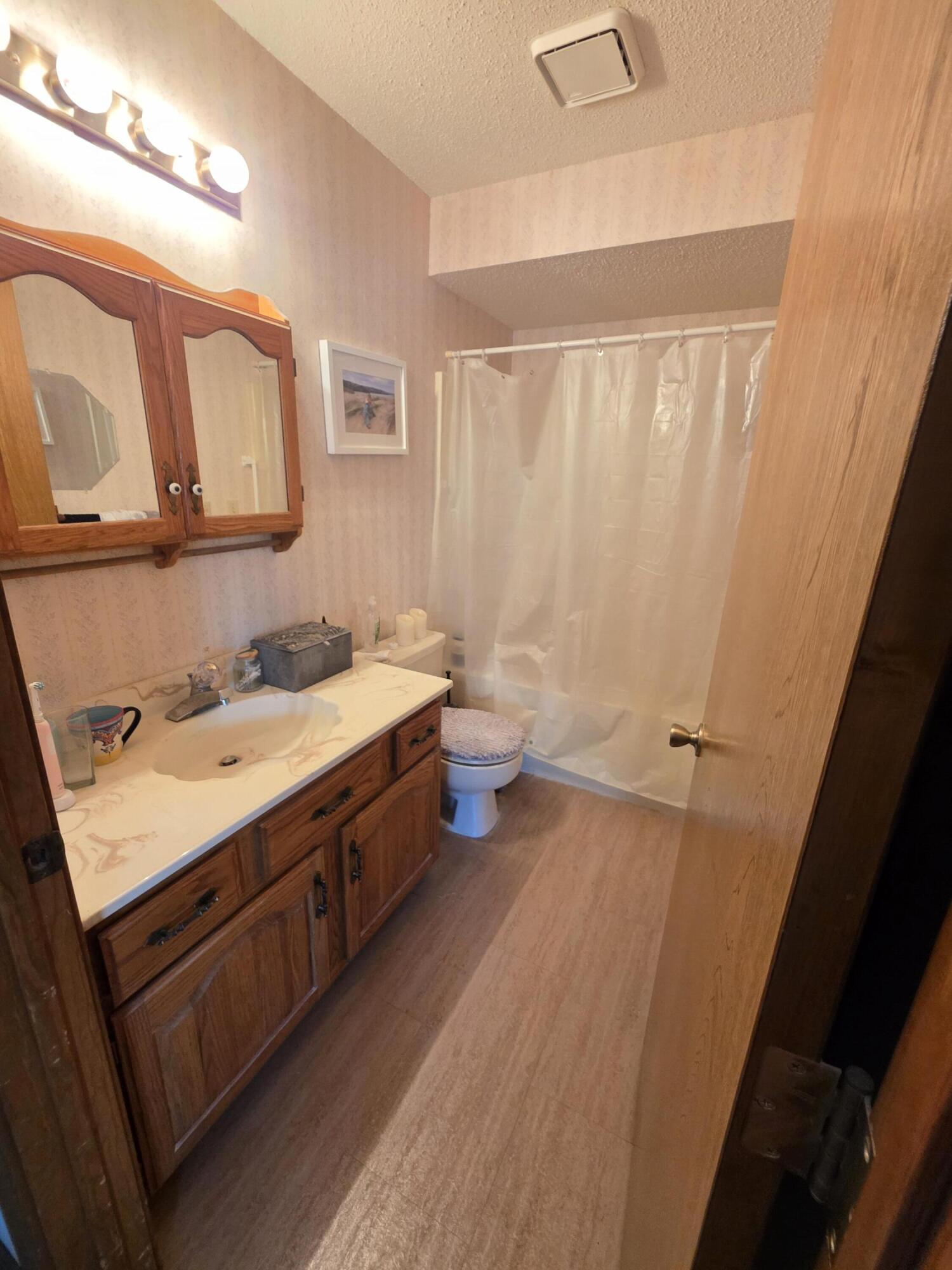 130 Wilshire Drive 36 Property Photo 18