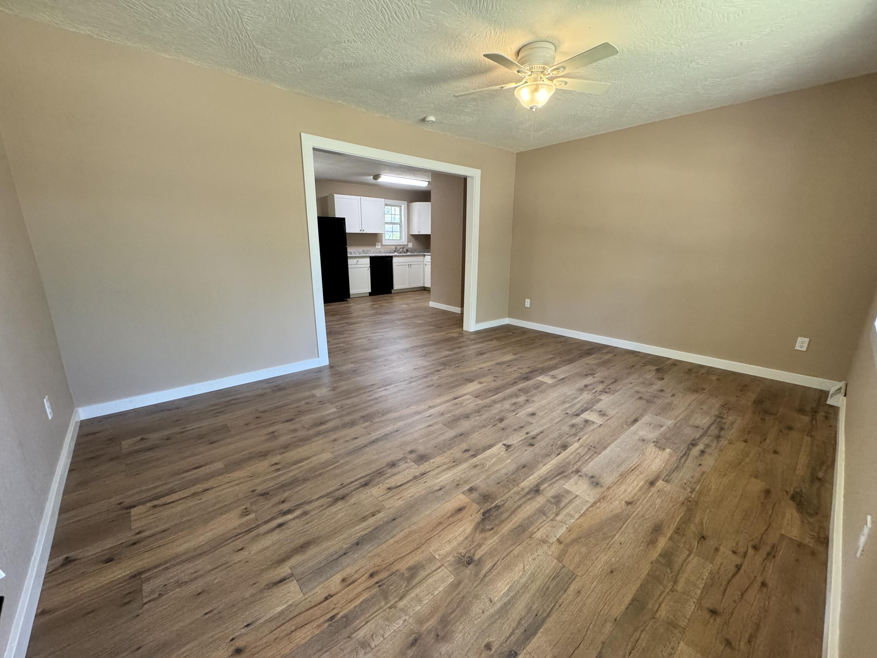 2908 West Scott Street Property Photo 3