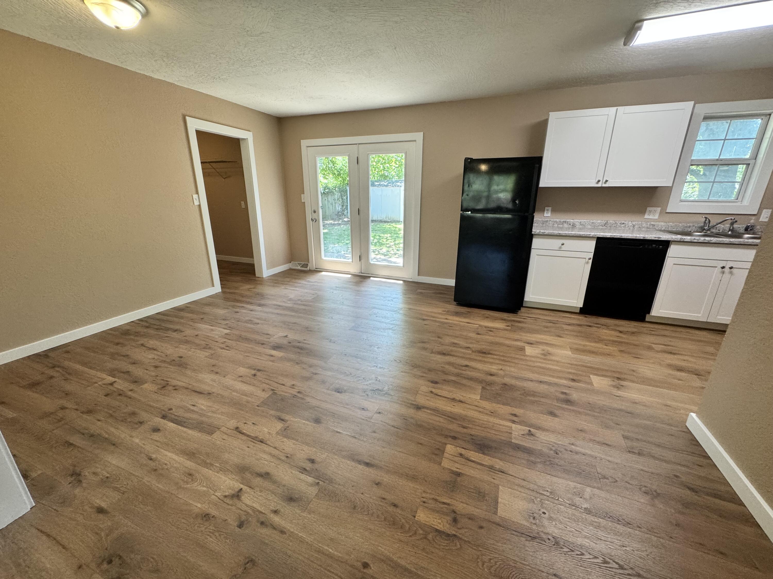 2908 West Scott Street Property Photo 5
