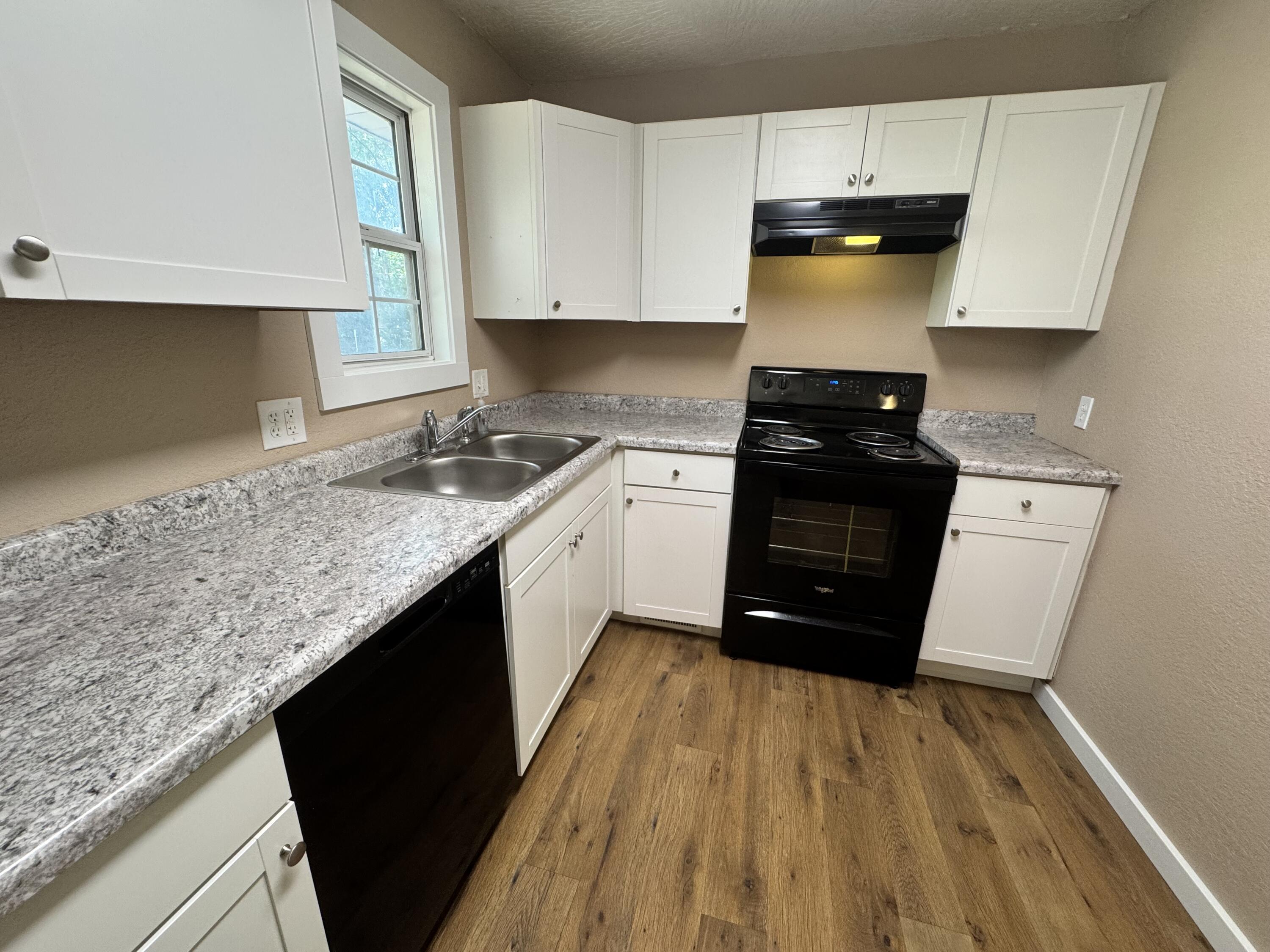 2908 West Scott Street Property Photo 7