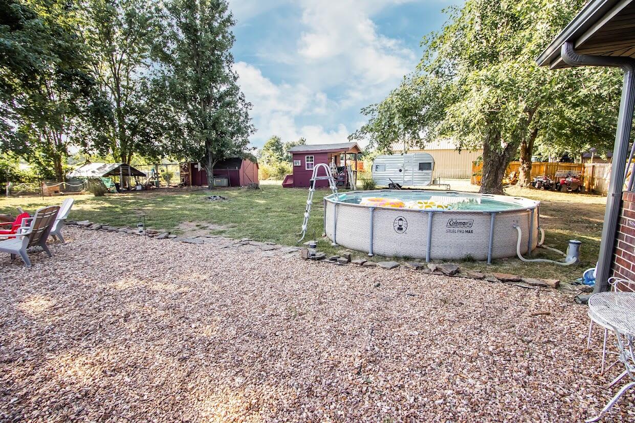 1002 South Hunt Road Property Photo 19