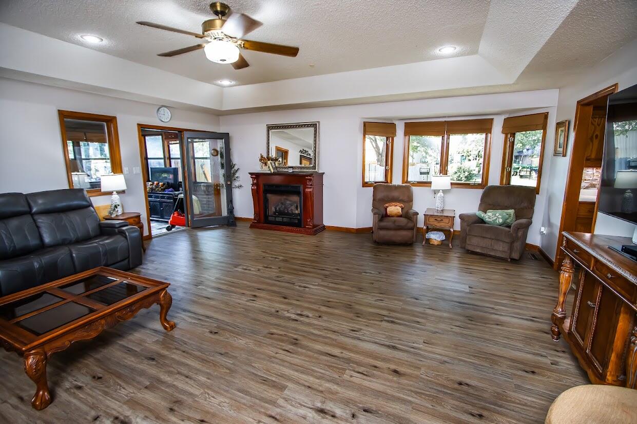 1002 South Hunt Road Property Photo 24