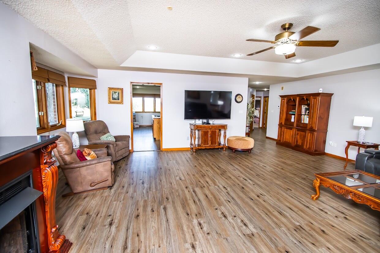1002 South Hunt Road Property Photo 27
