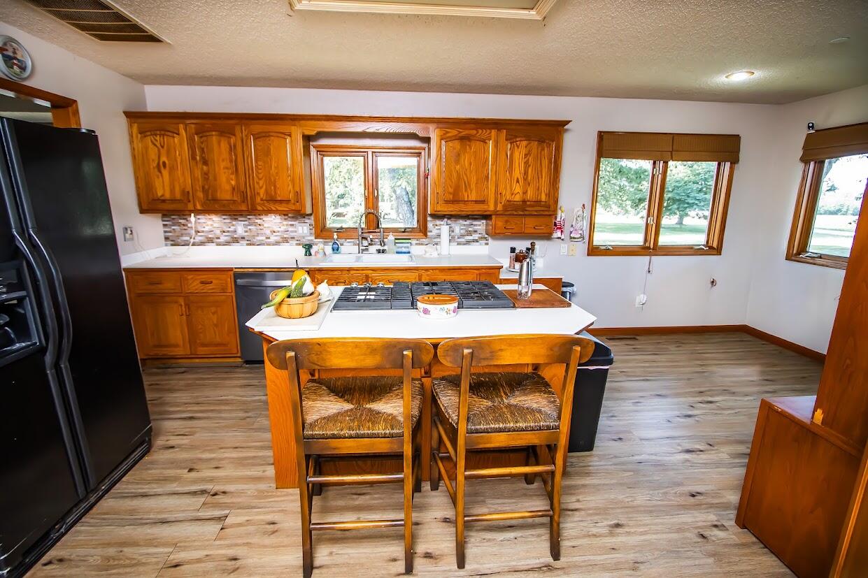 1002 South Hunt Road Property Photo 30