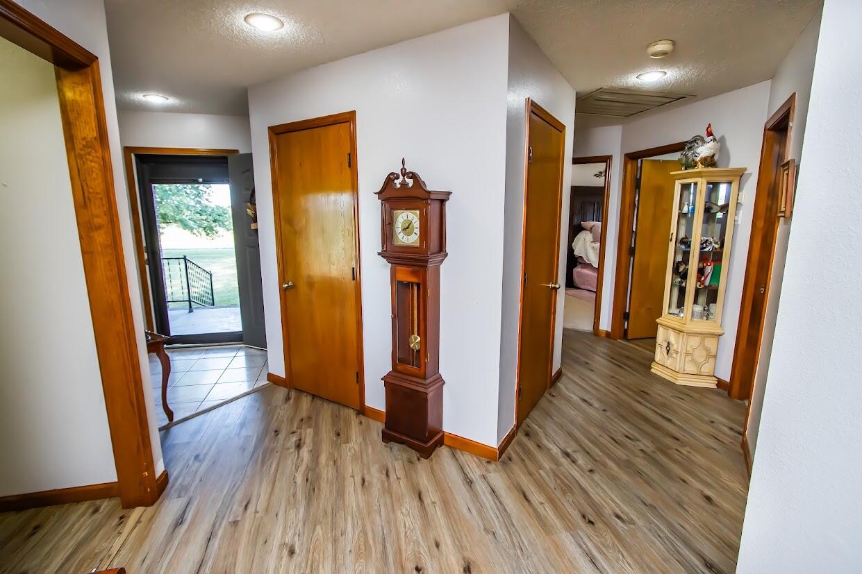 1002 South Hunt Road Property Photo 34