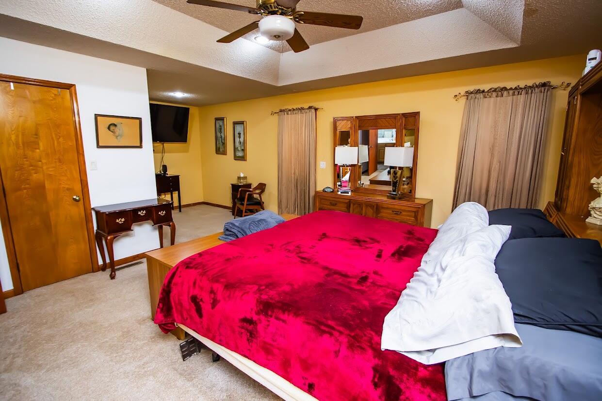 1002 South Hunt Road Property Photo 35