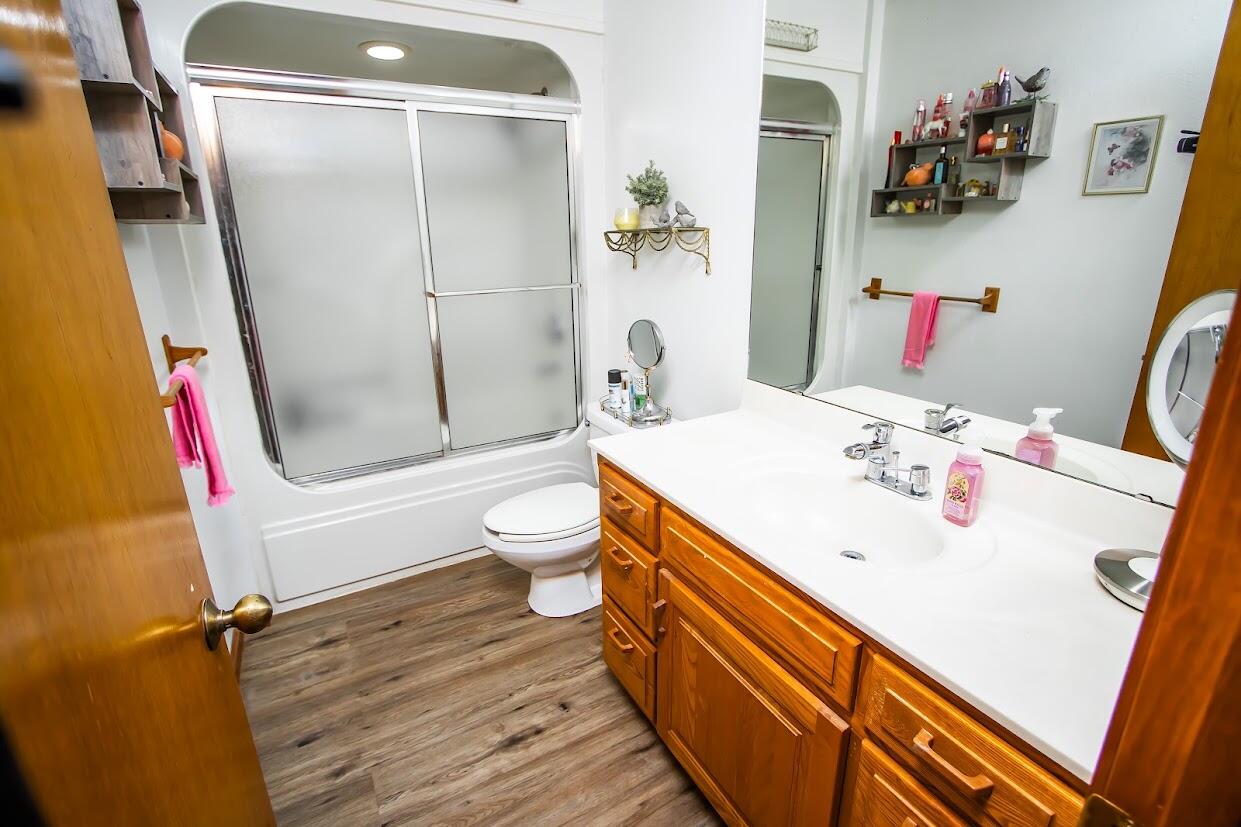 1002 South Hunt Road Property Photo 45