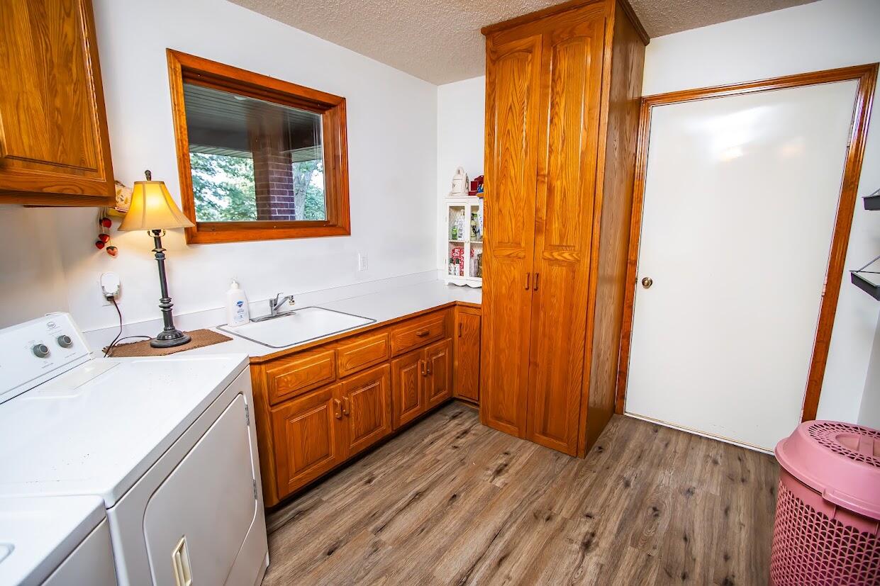 1002 South Hunt Road Property Photo 47