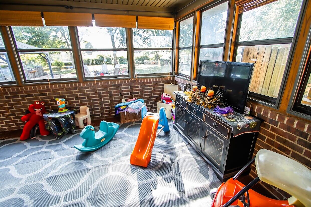 1002 South Hunt Road Property Photo 49