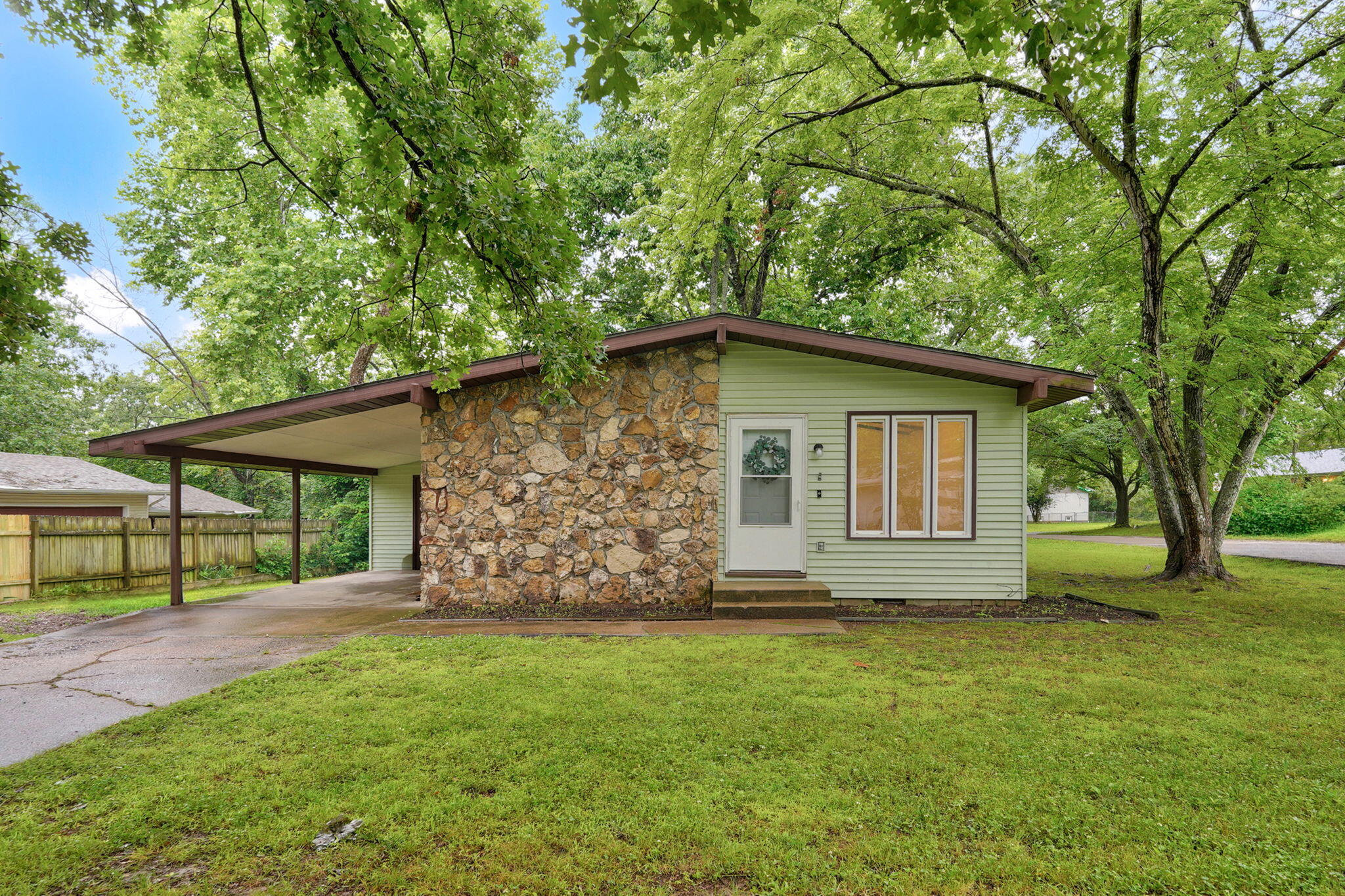 659 Knox Avenue Property Photo 1