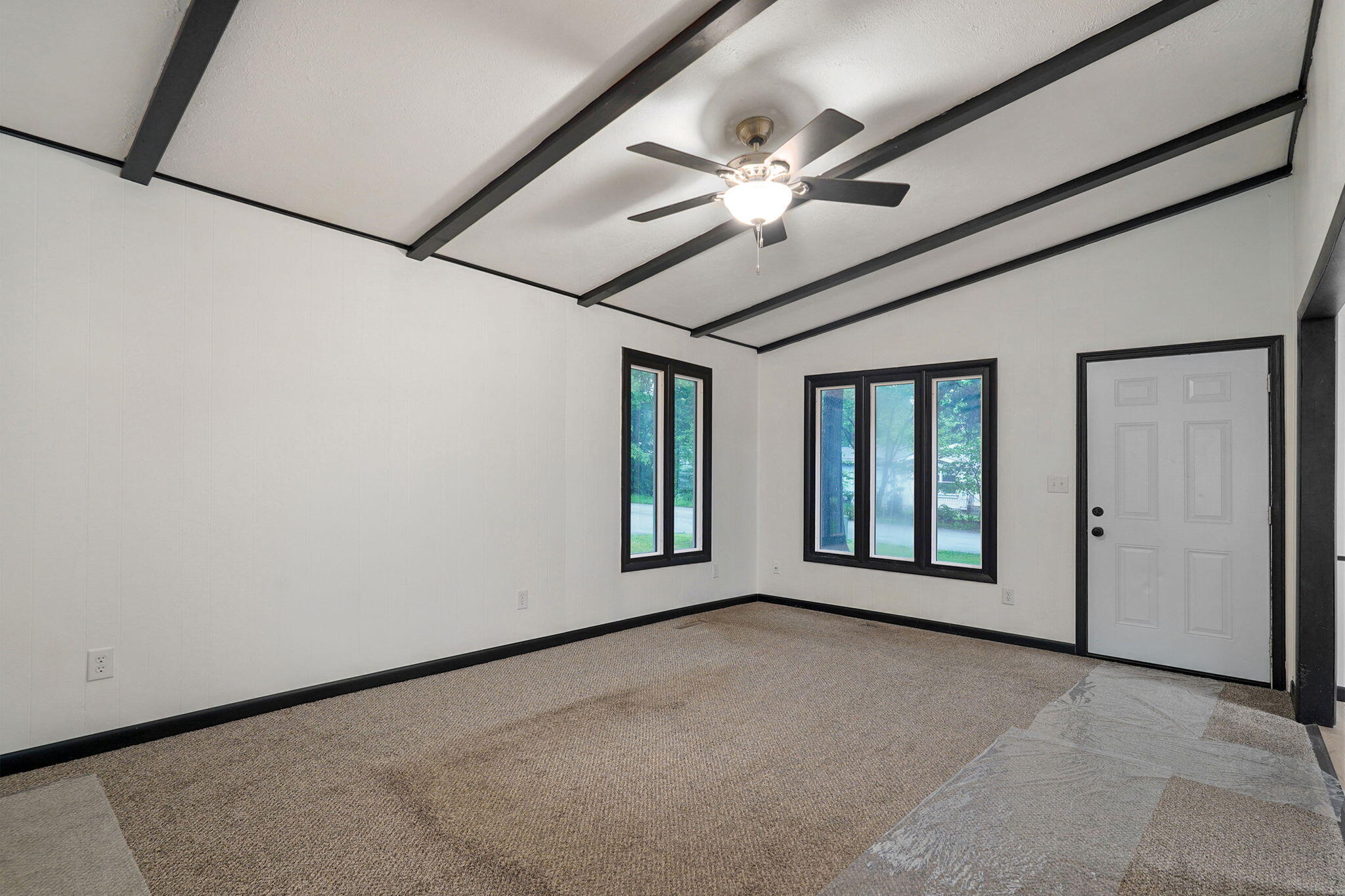 659 Knox Avenue Property Photo 5