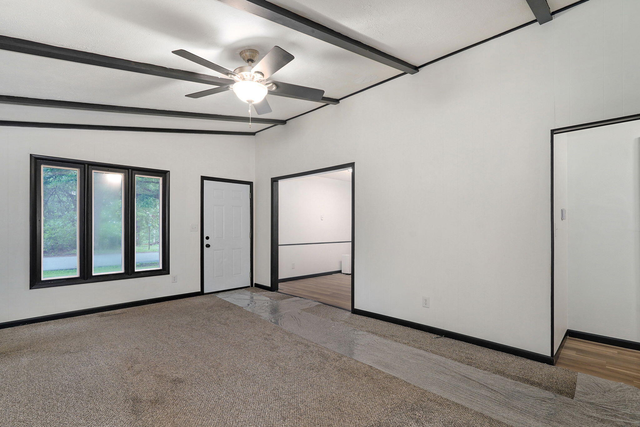 659 Knox Avenue Property Photo 8