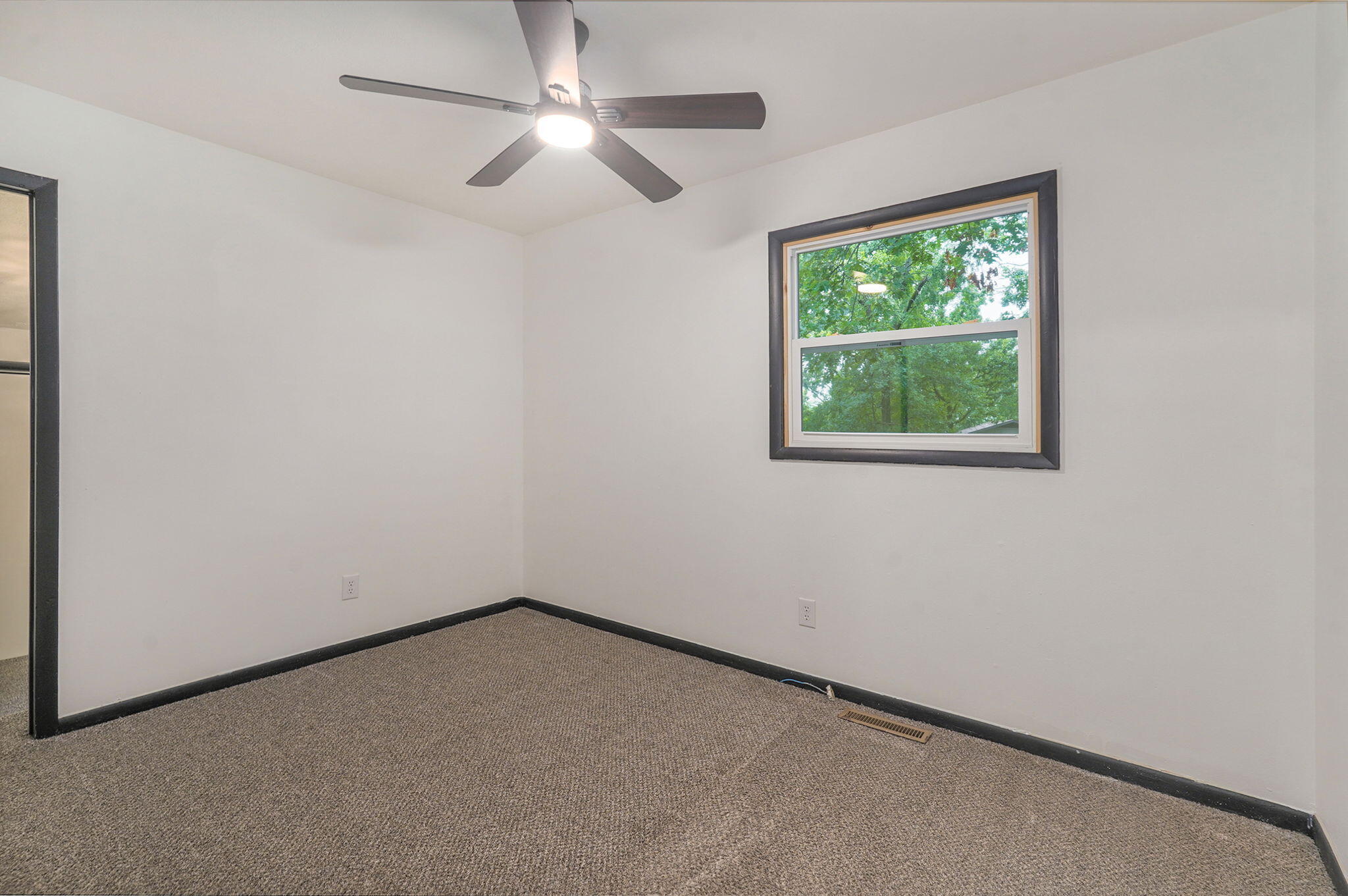 659 Knox Avenue Property Photo 18