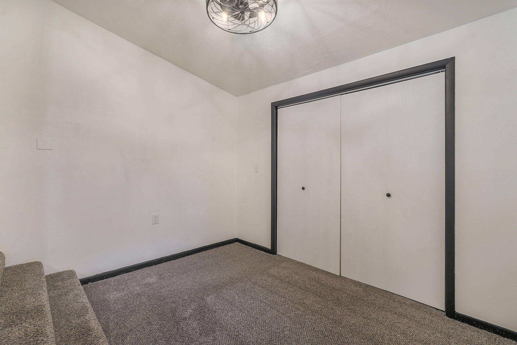 659 Knox Avenue Property Photo 20