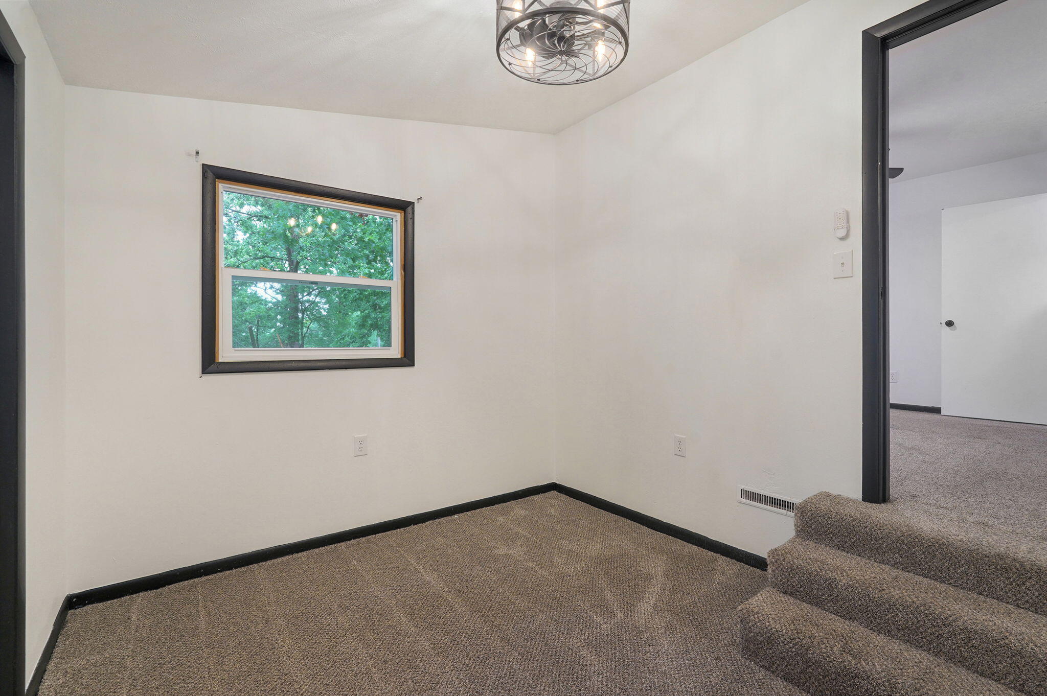 659 Knox Avenue Property Photo 22