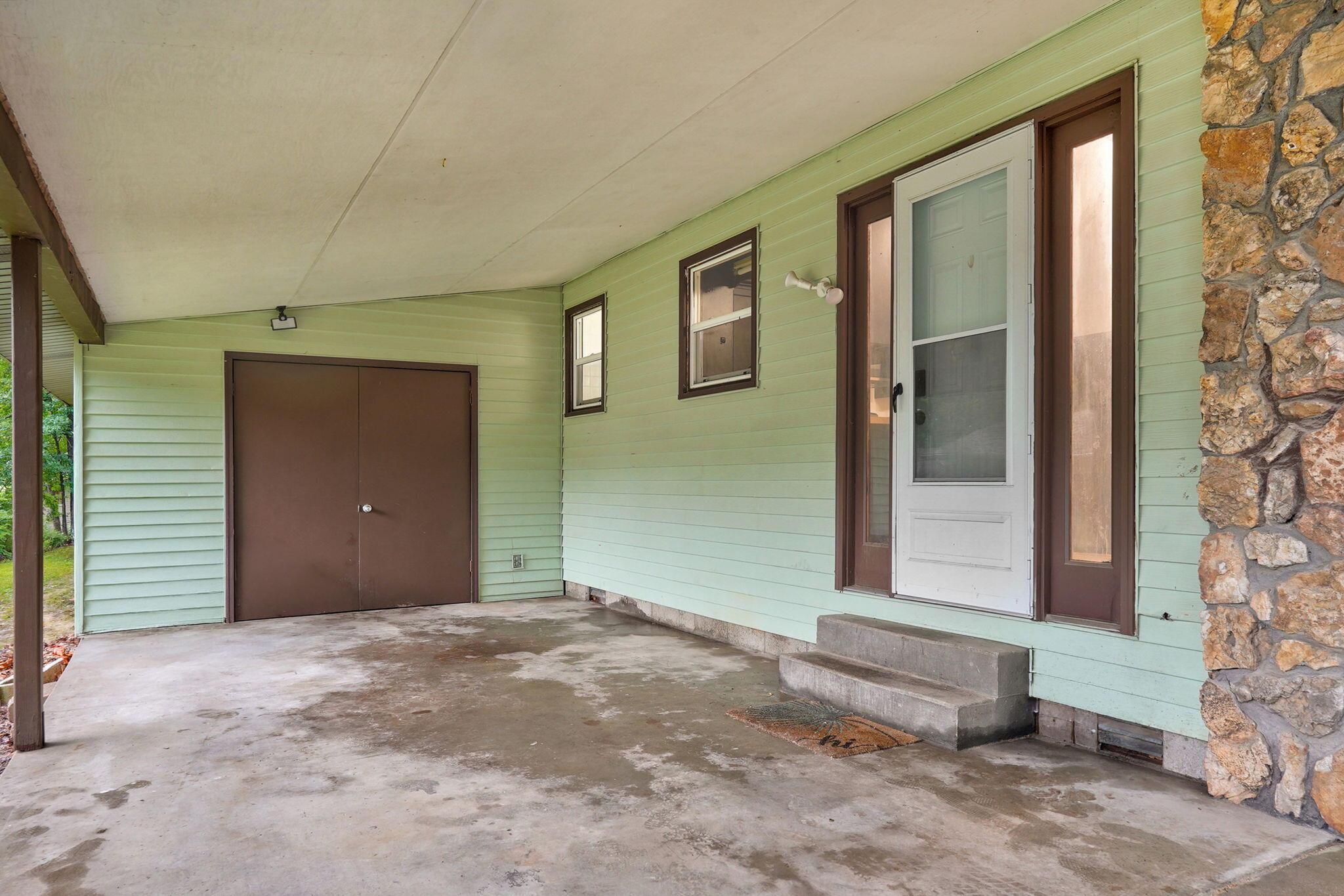 659 Knox Avenue Property Photo 35