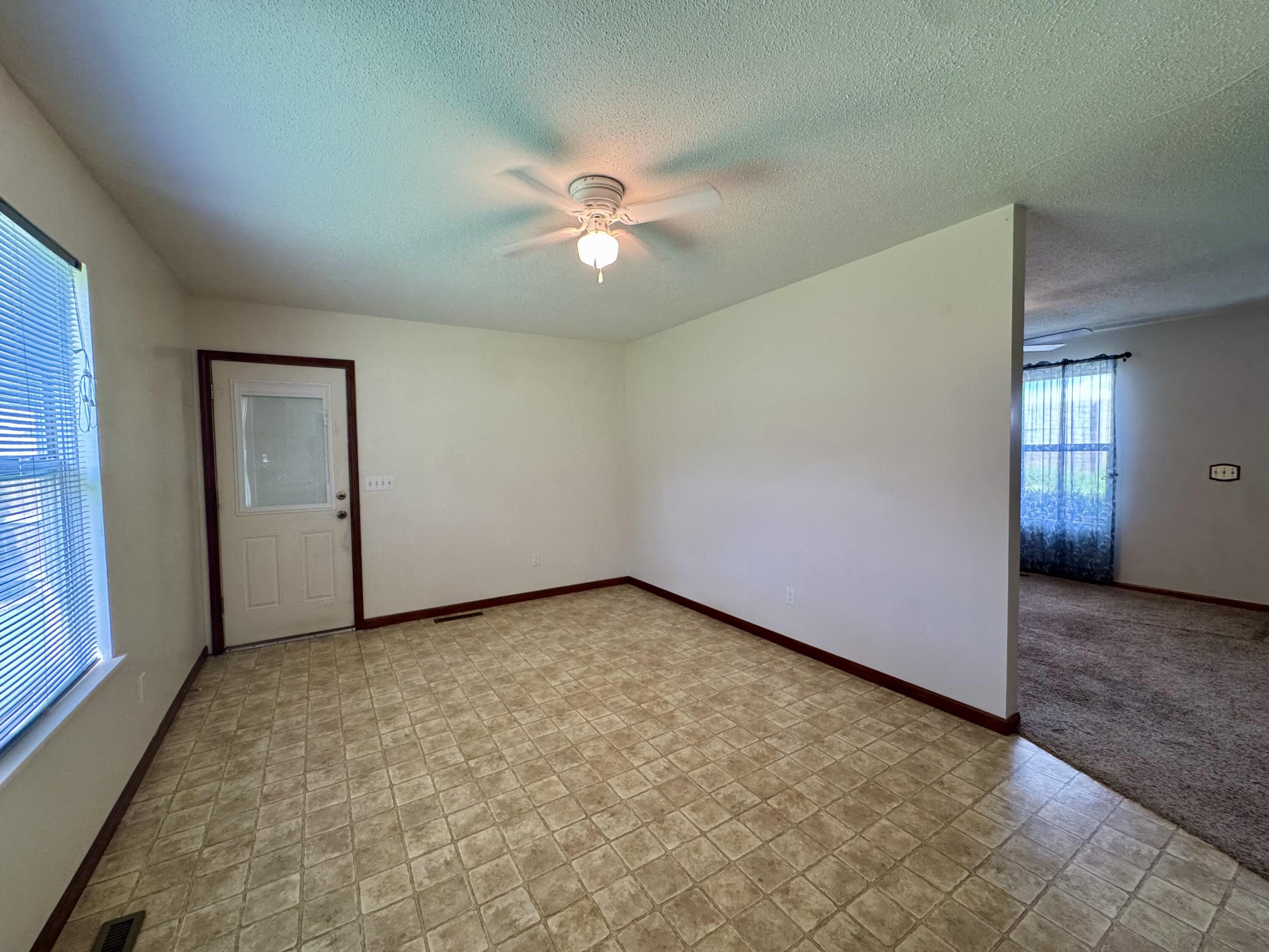 2862 North Pierce Avenue Property Photo 8