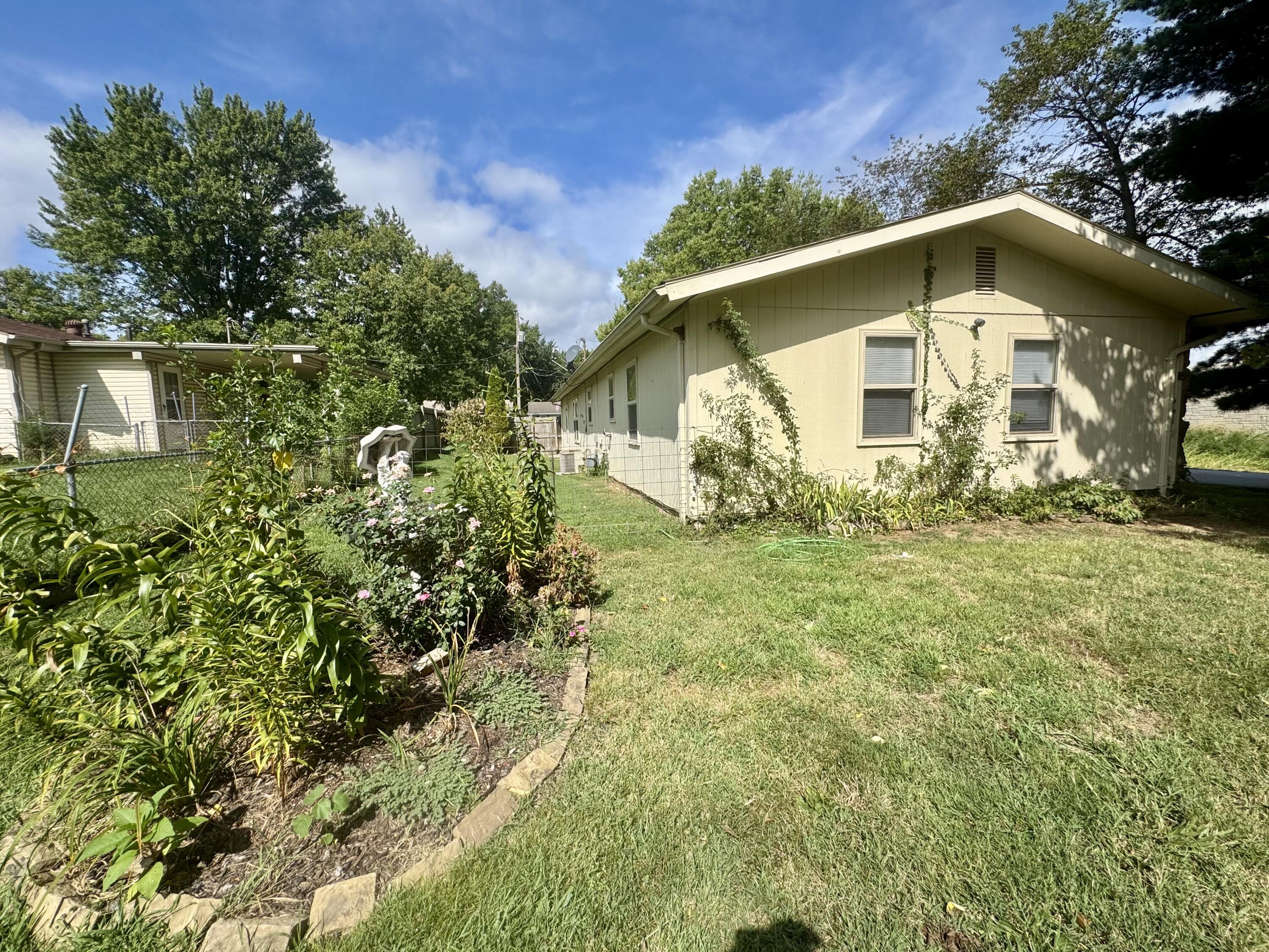 2862 North Pierce Avenue Property Photo 19