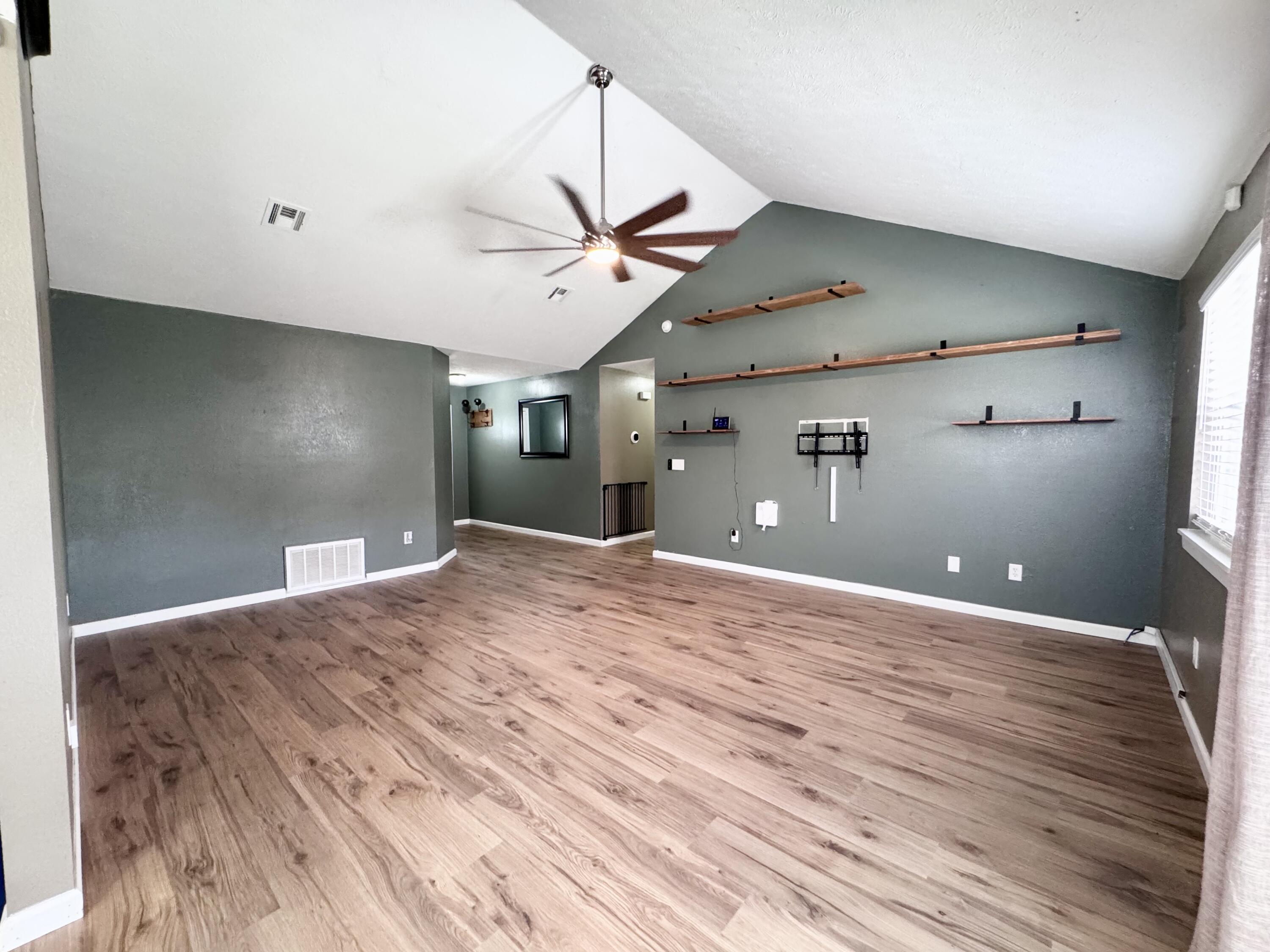 707 Ashley Court Property Photo 11