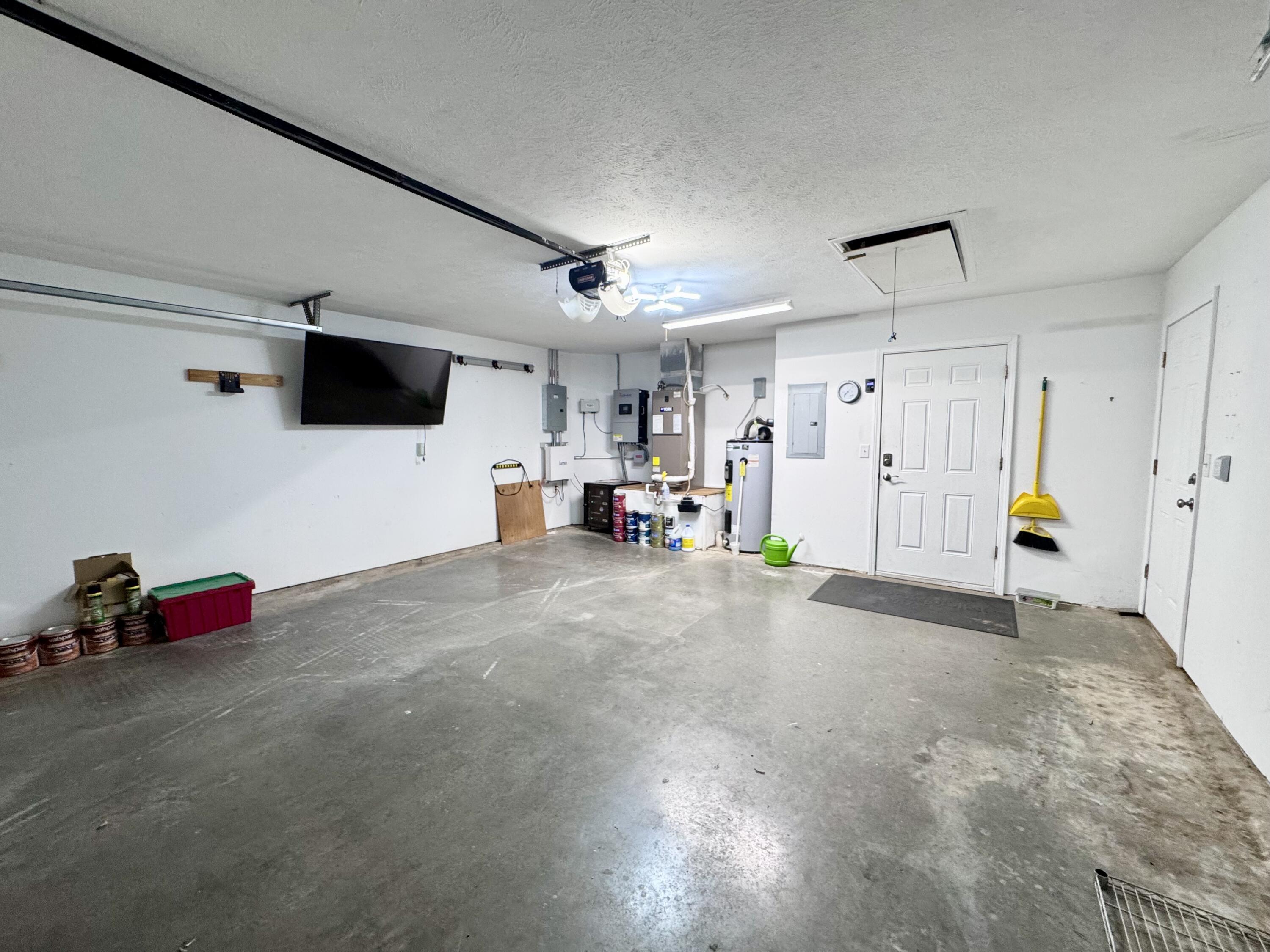 707 Ashley Court Property Photo 24