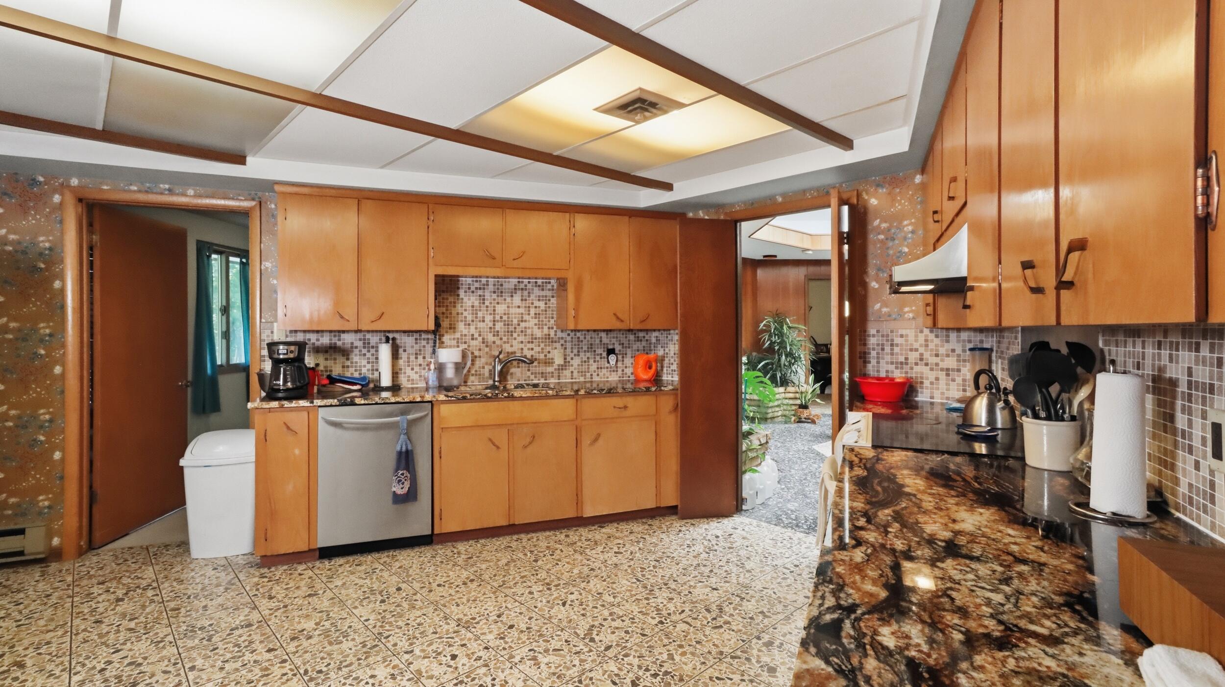 1300 County Road 6170 Property Photo 33