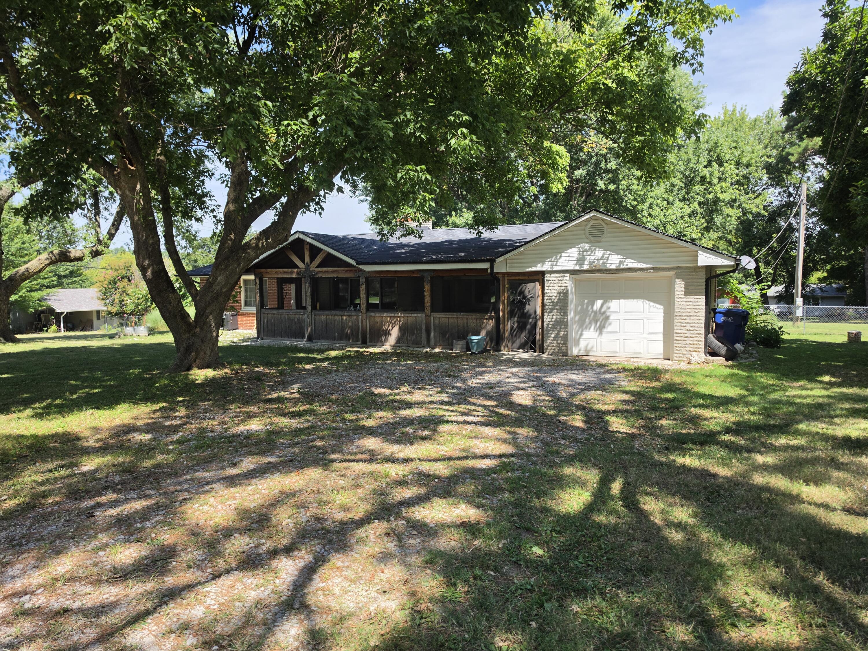 200 North Maple Street Property Photo 2