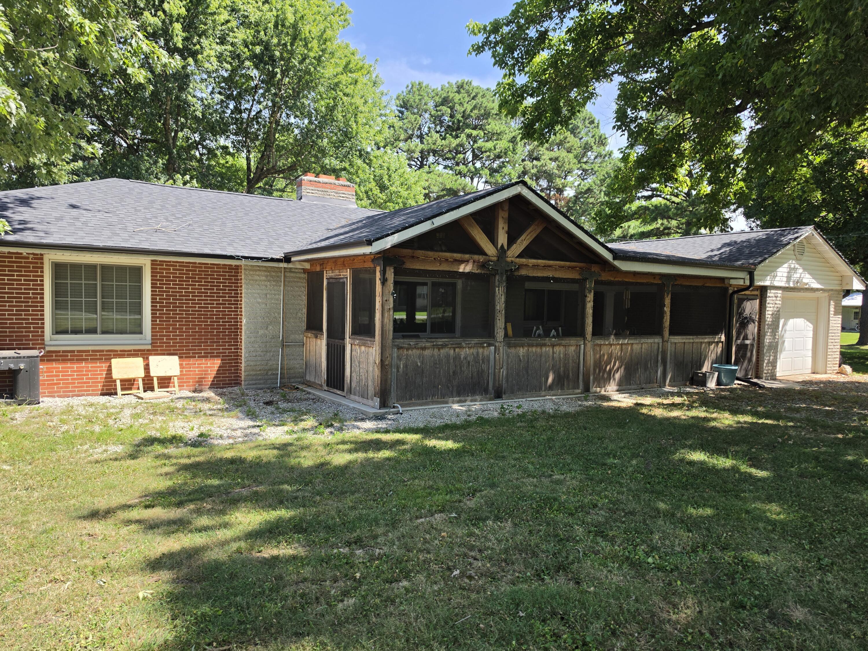 200 North Maple Street Property Photo 3