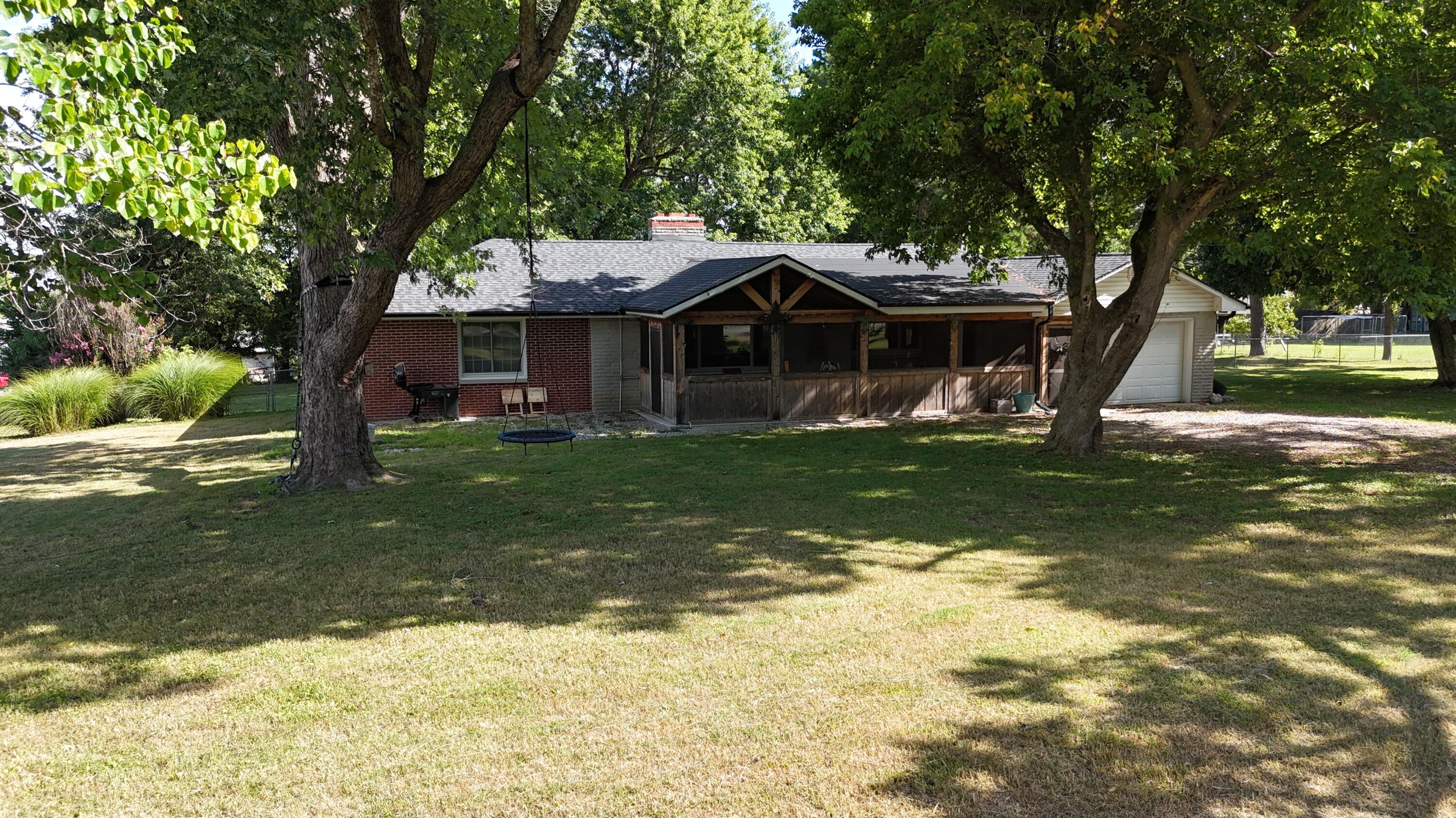 200 North Maple Street Property Photo 6