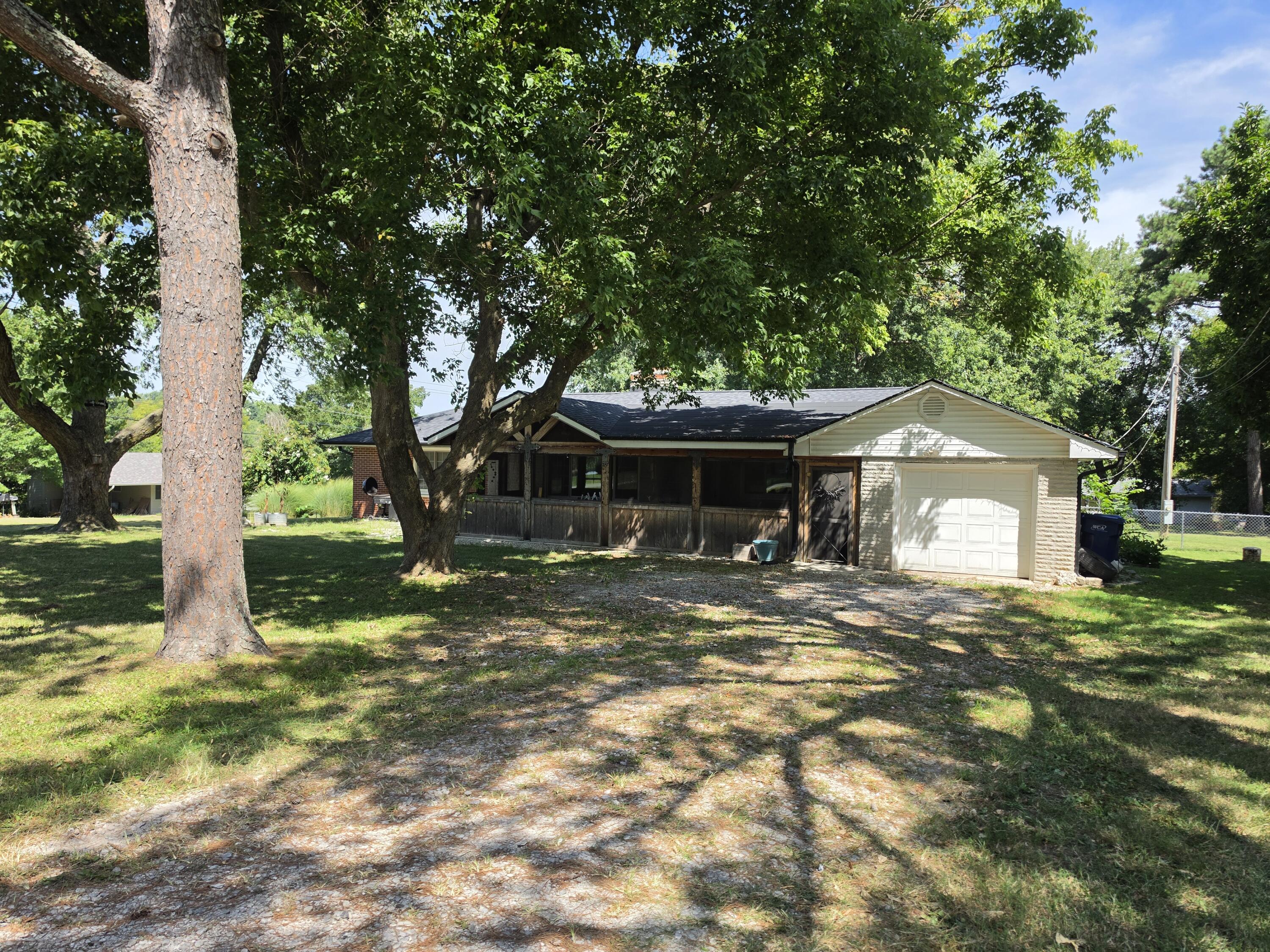 200 North Maple Street Property Photo 7