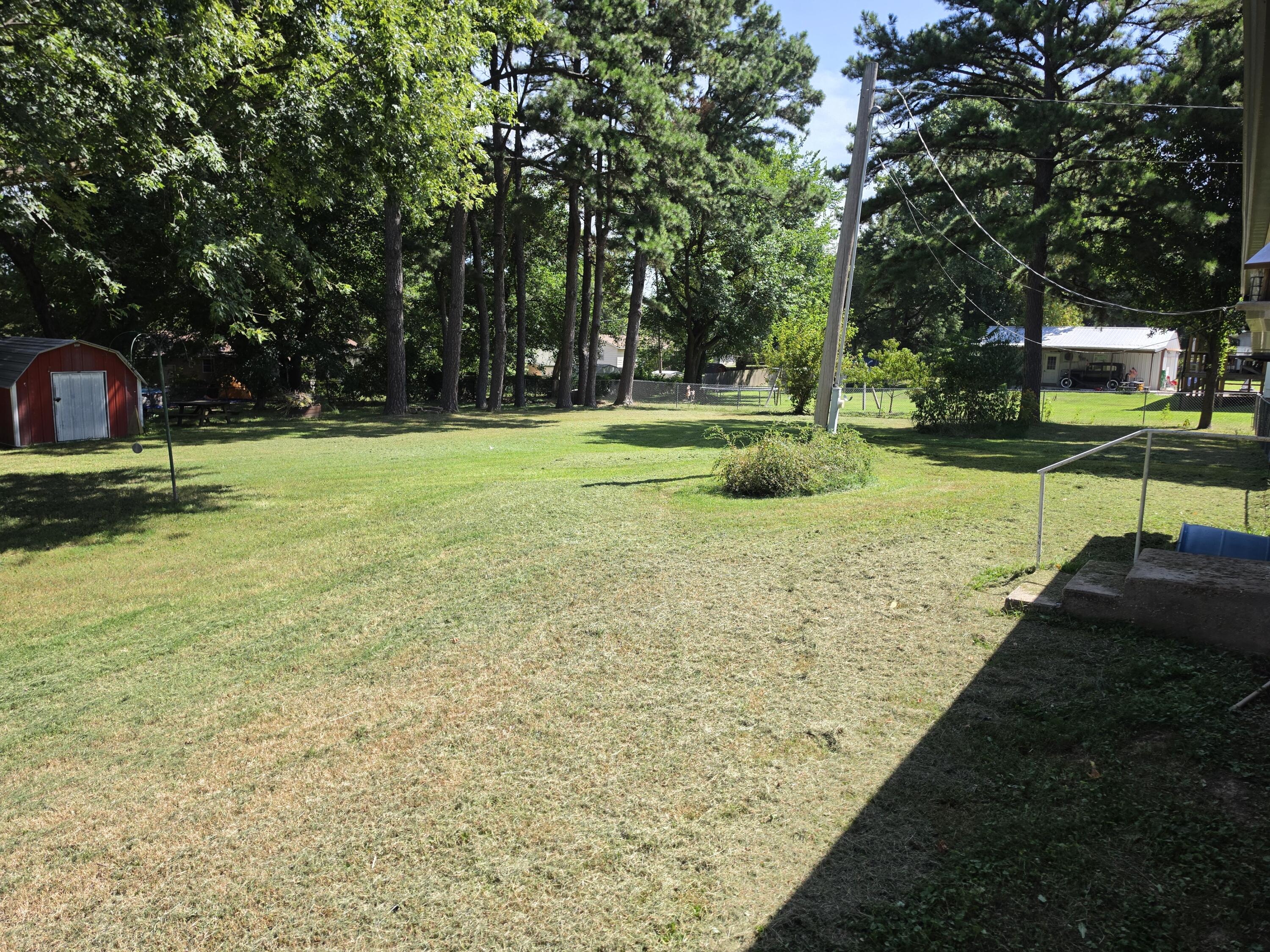 200 North Maple Street Property Photo 14