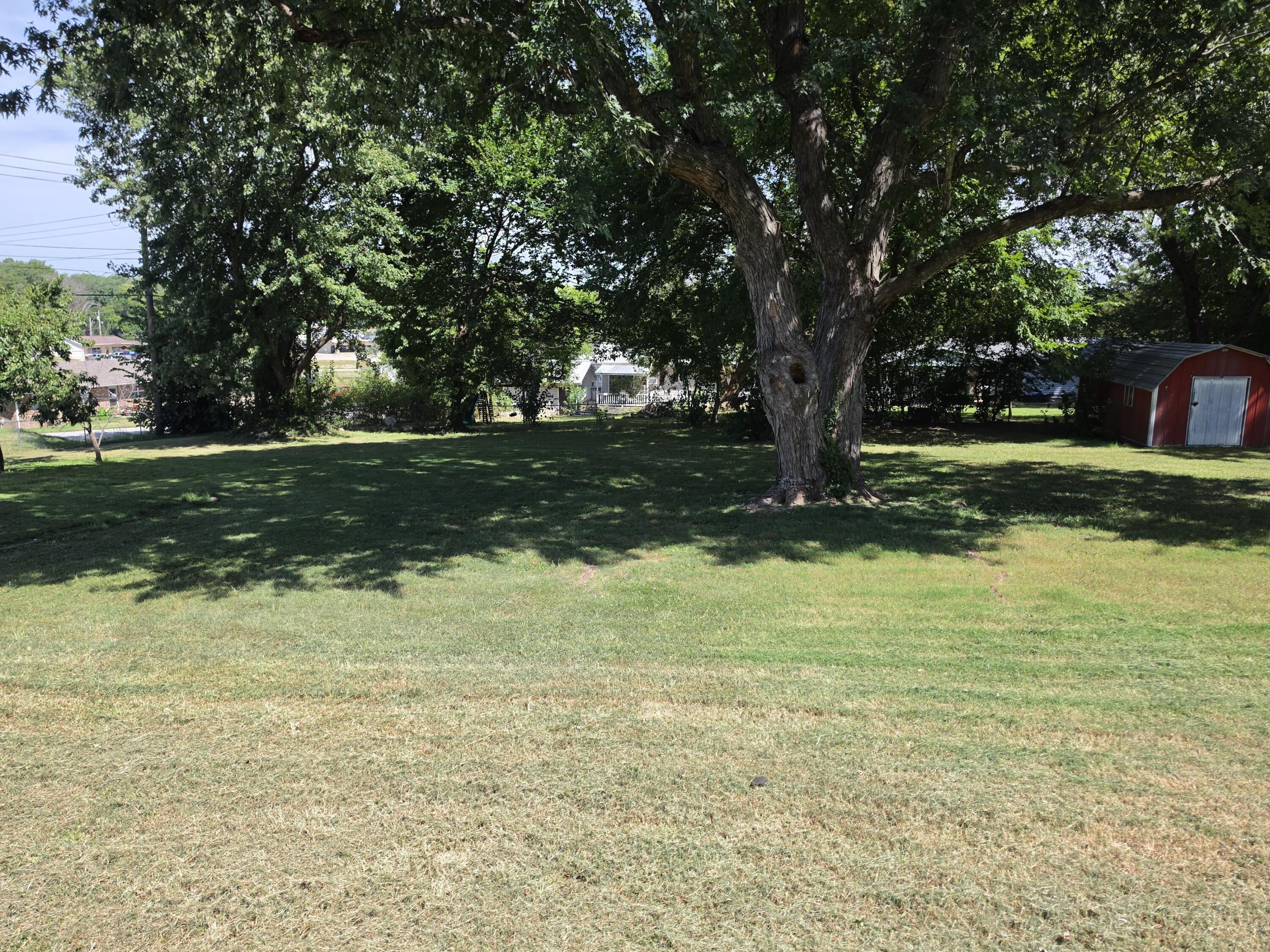200 North Maple Street Property Photo 15