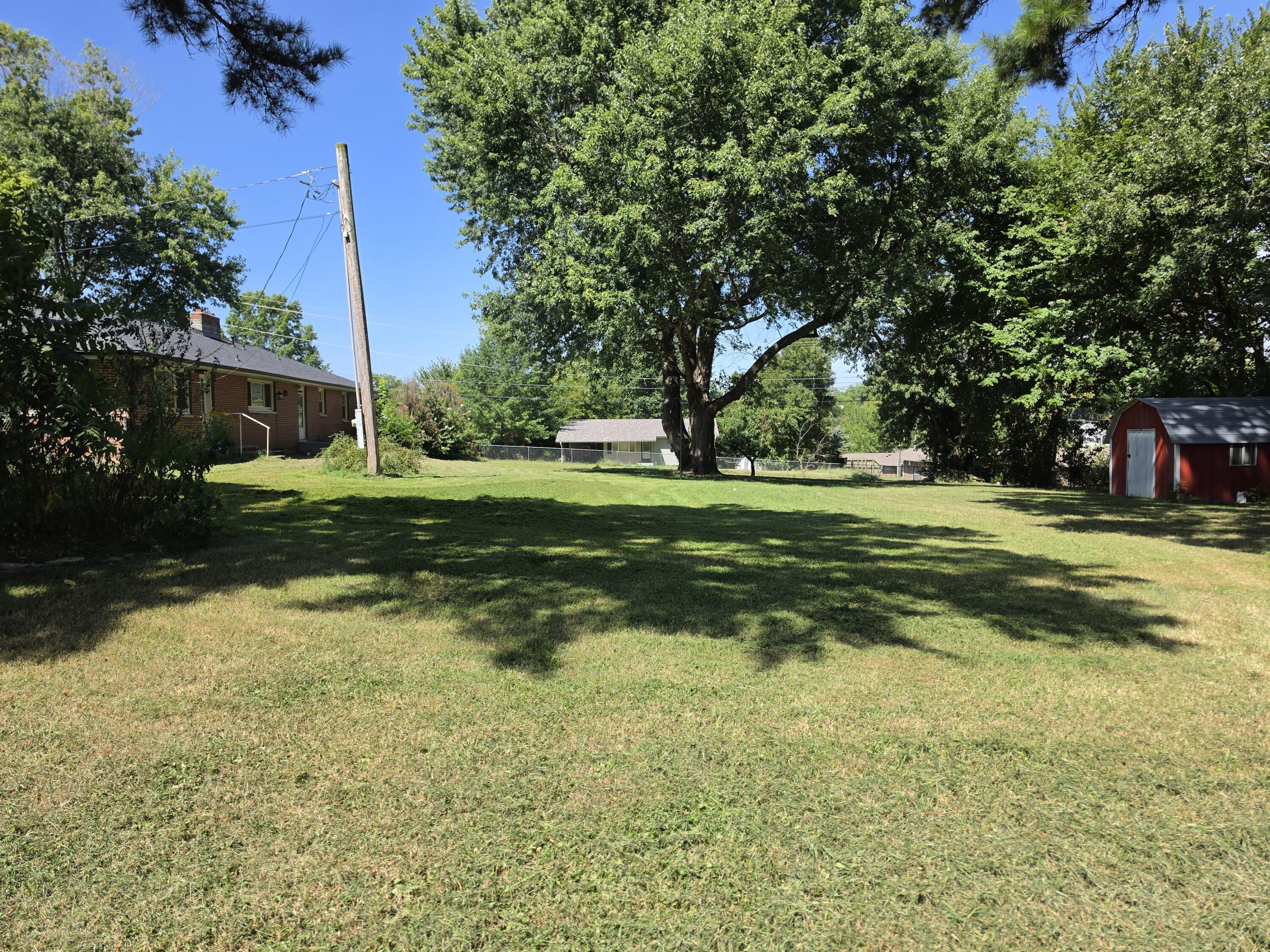 200 North Maple Street Property Photo 16