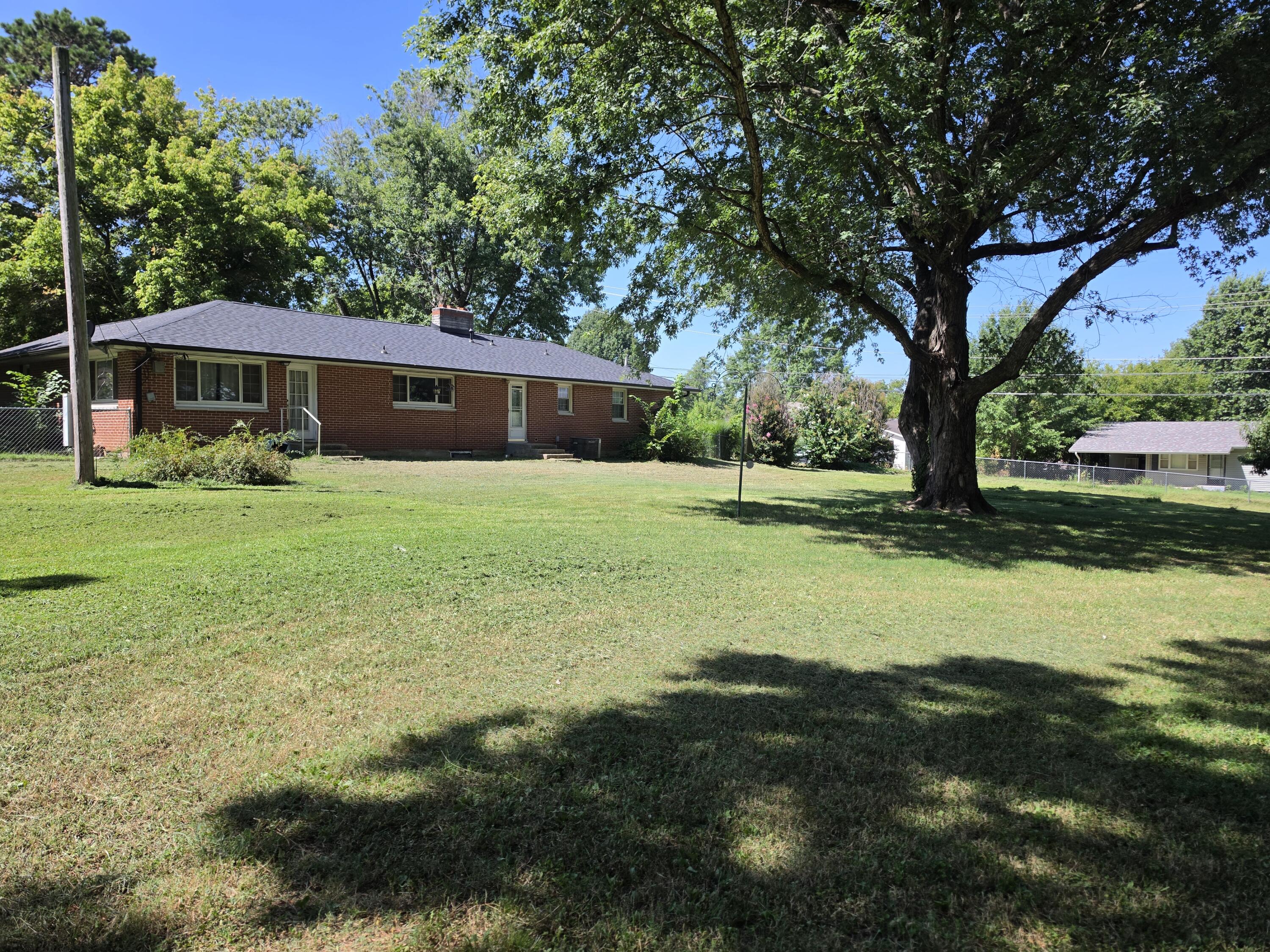 200 North Maple Street Property Photo 18