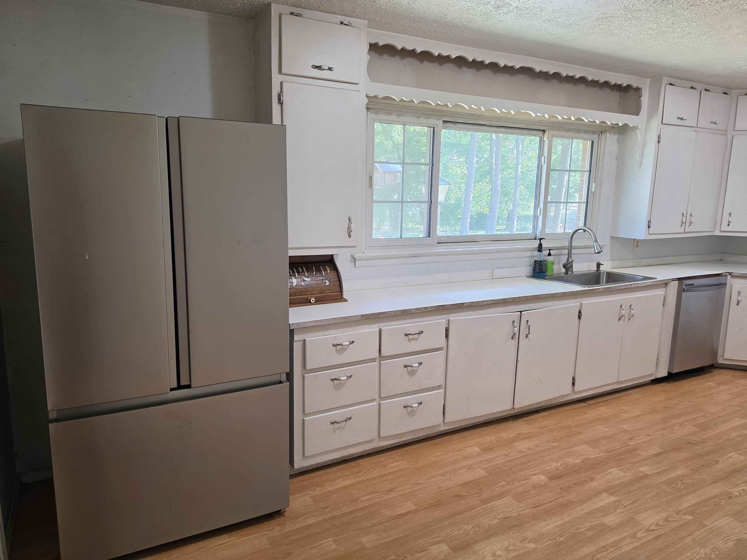 200 North Maple Street Property Photo 23