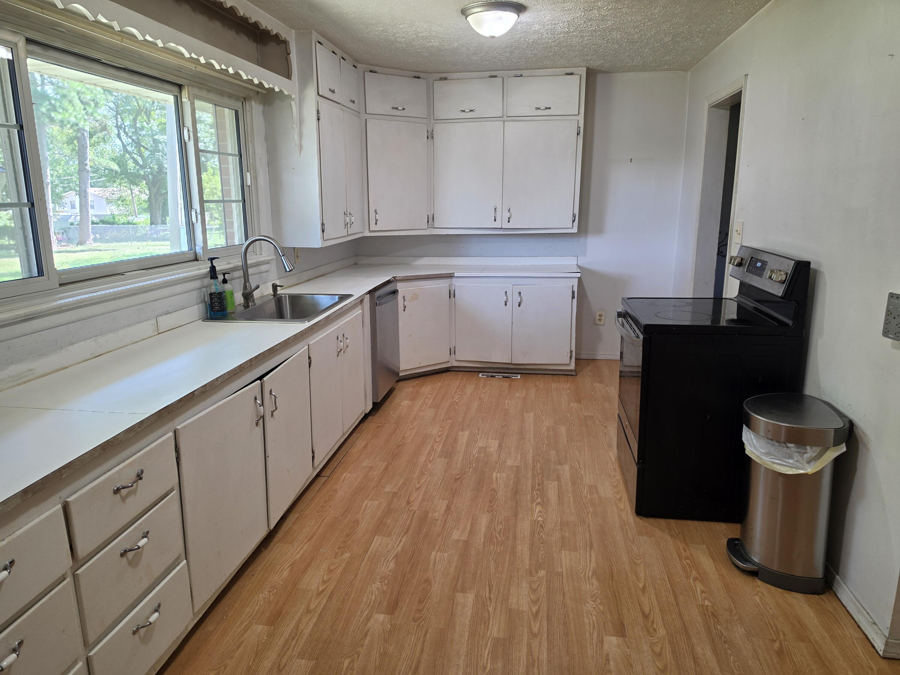 200 North Maple Street Property Photo 24