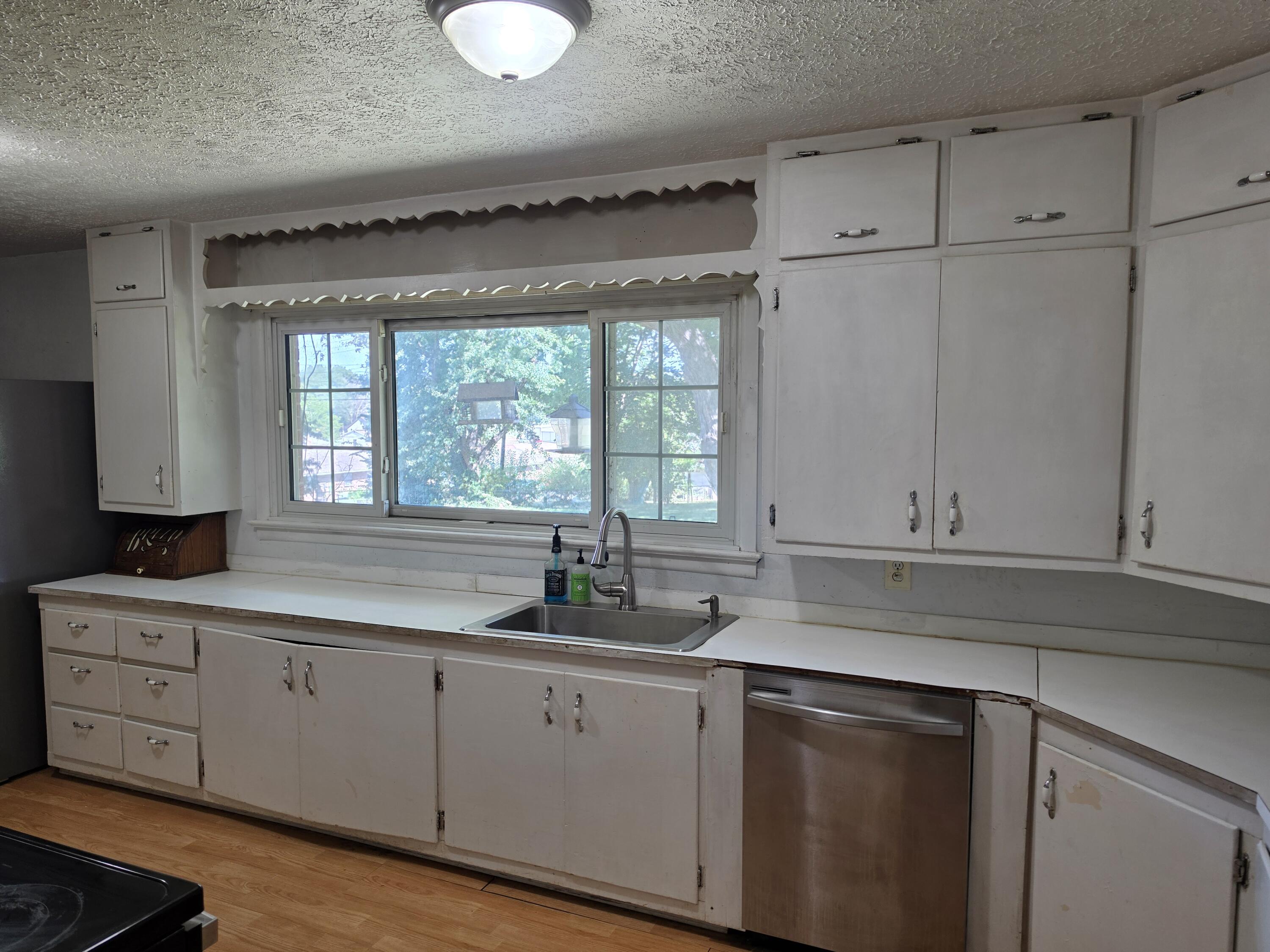 200 North Maple Street Property Photo 25