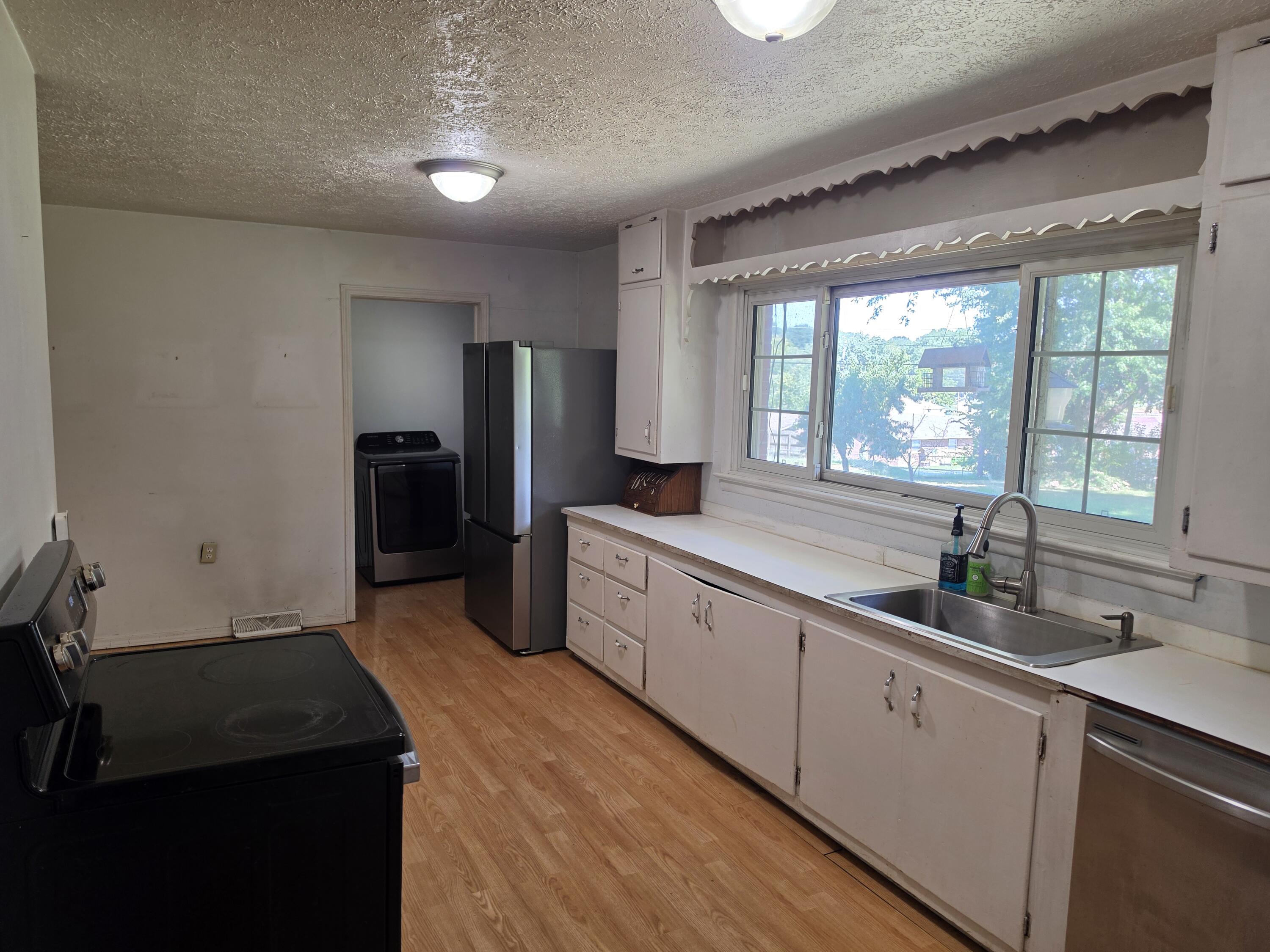 200 North Maple Street Property Photo 26