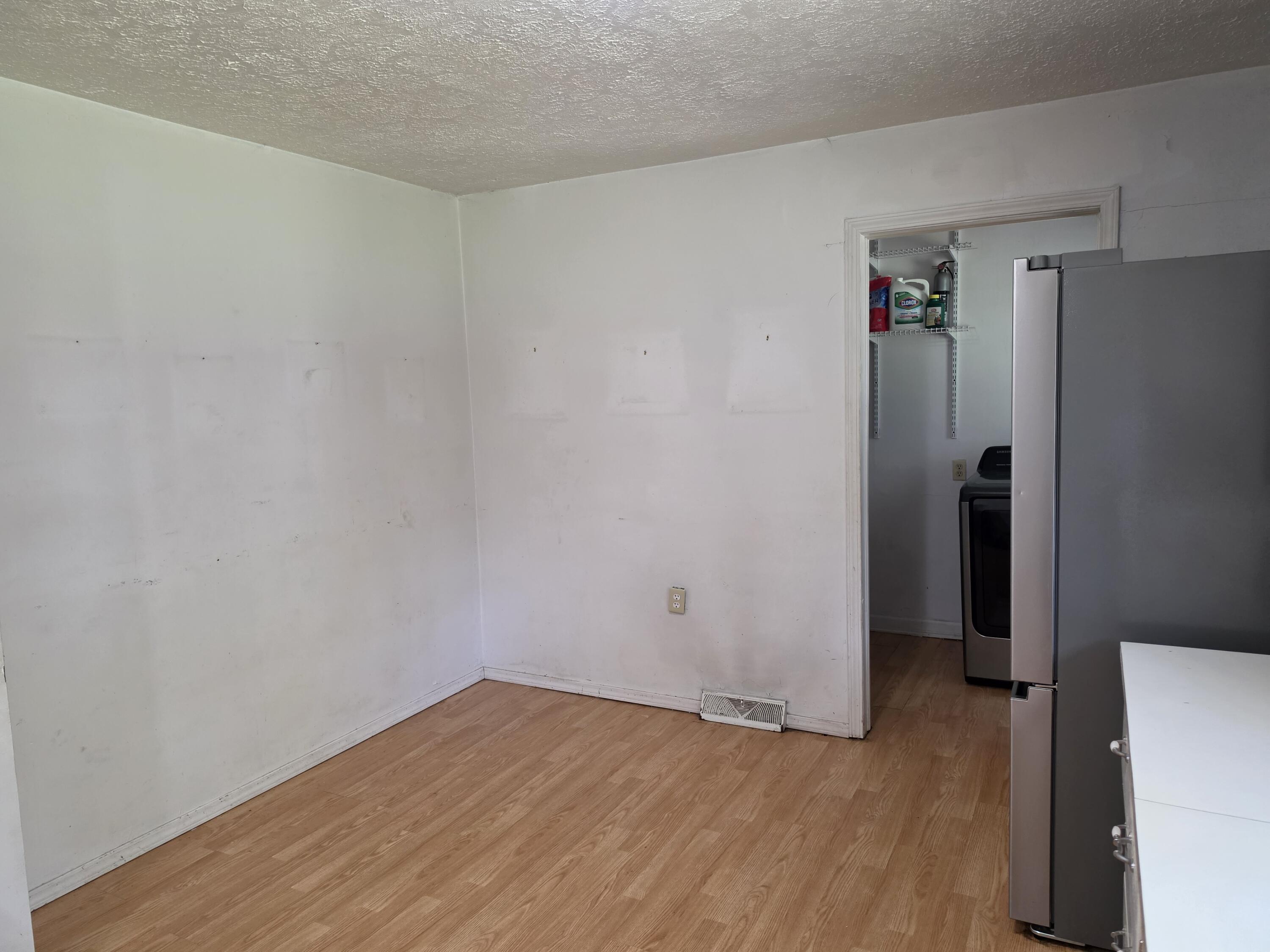 200 North Maple Street Property Photo 27