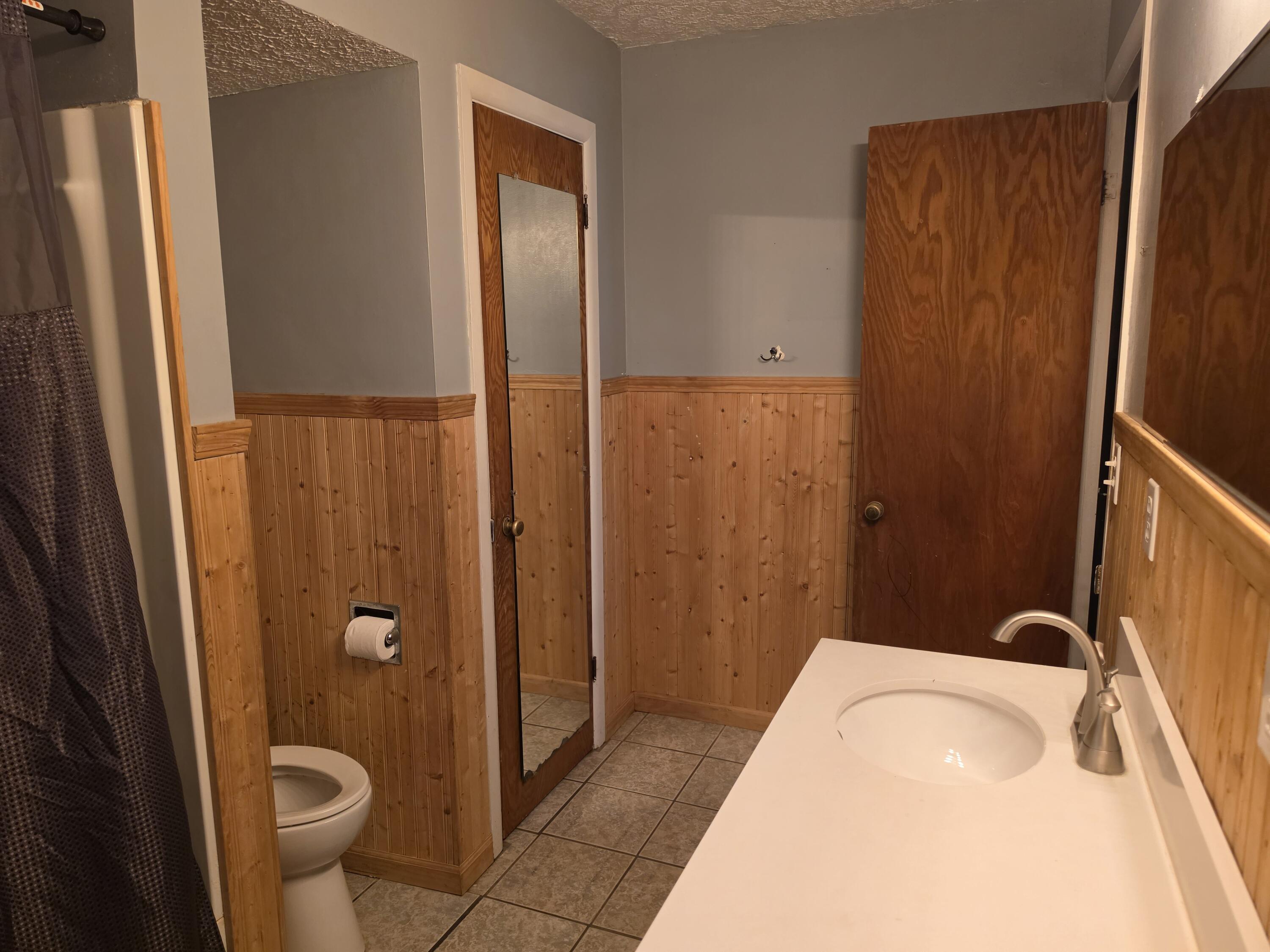 200 North Maple Street Property Photo 29
