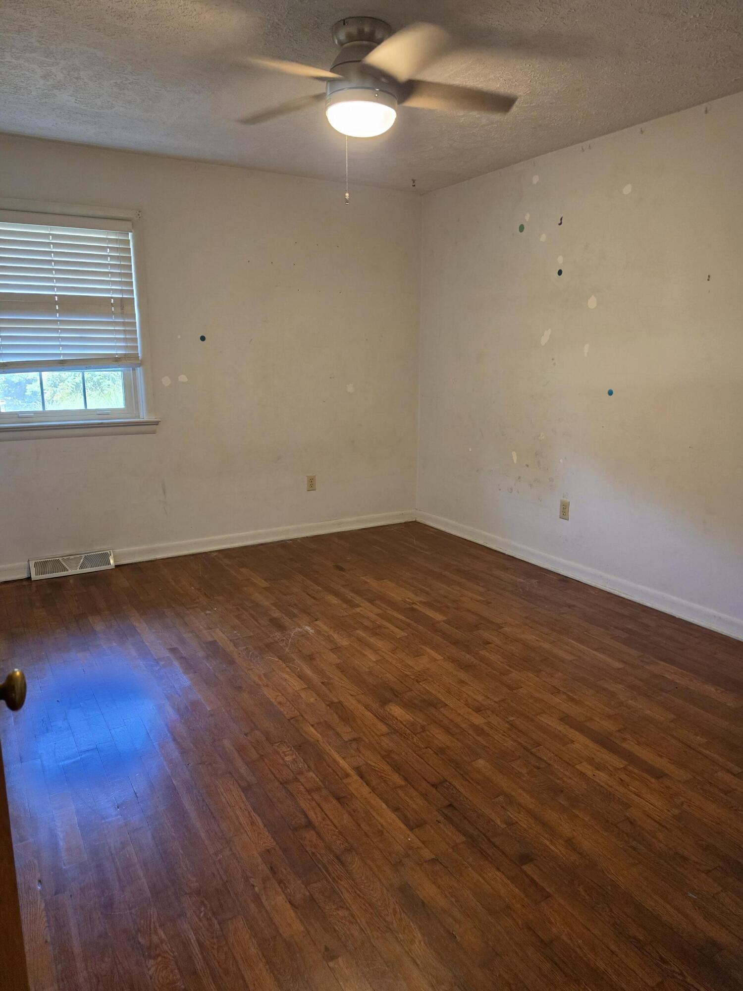 200 North Maple Street Property Photo 34