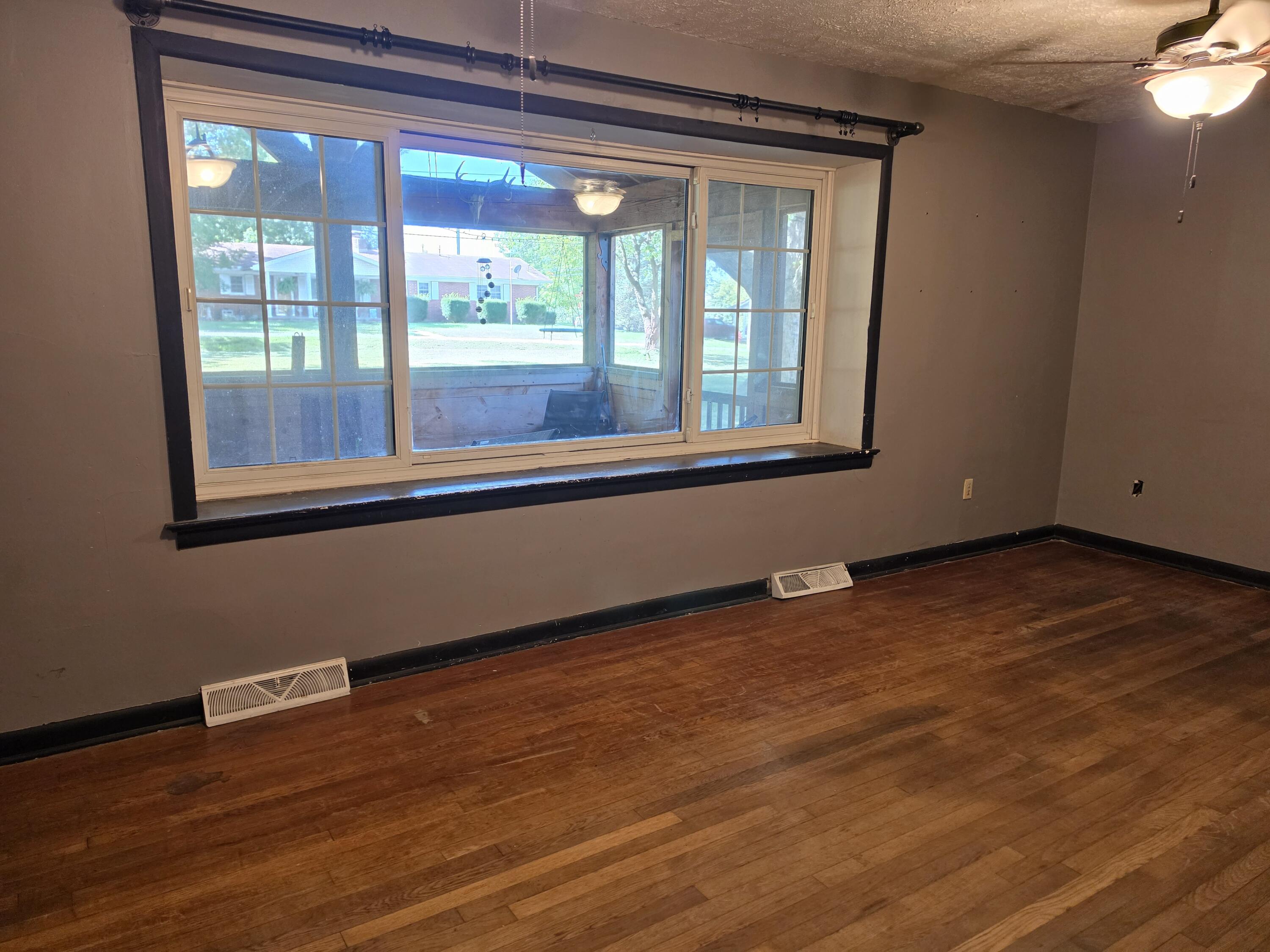 200 North Maple Street Property Photo 39