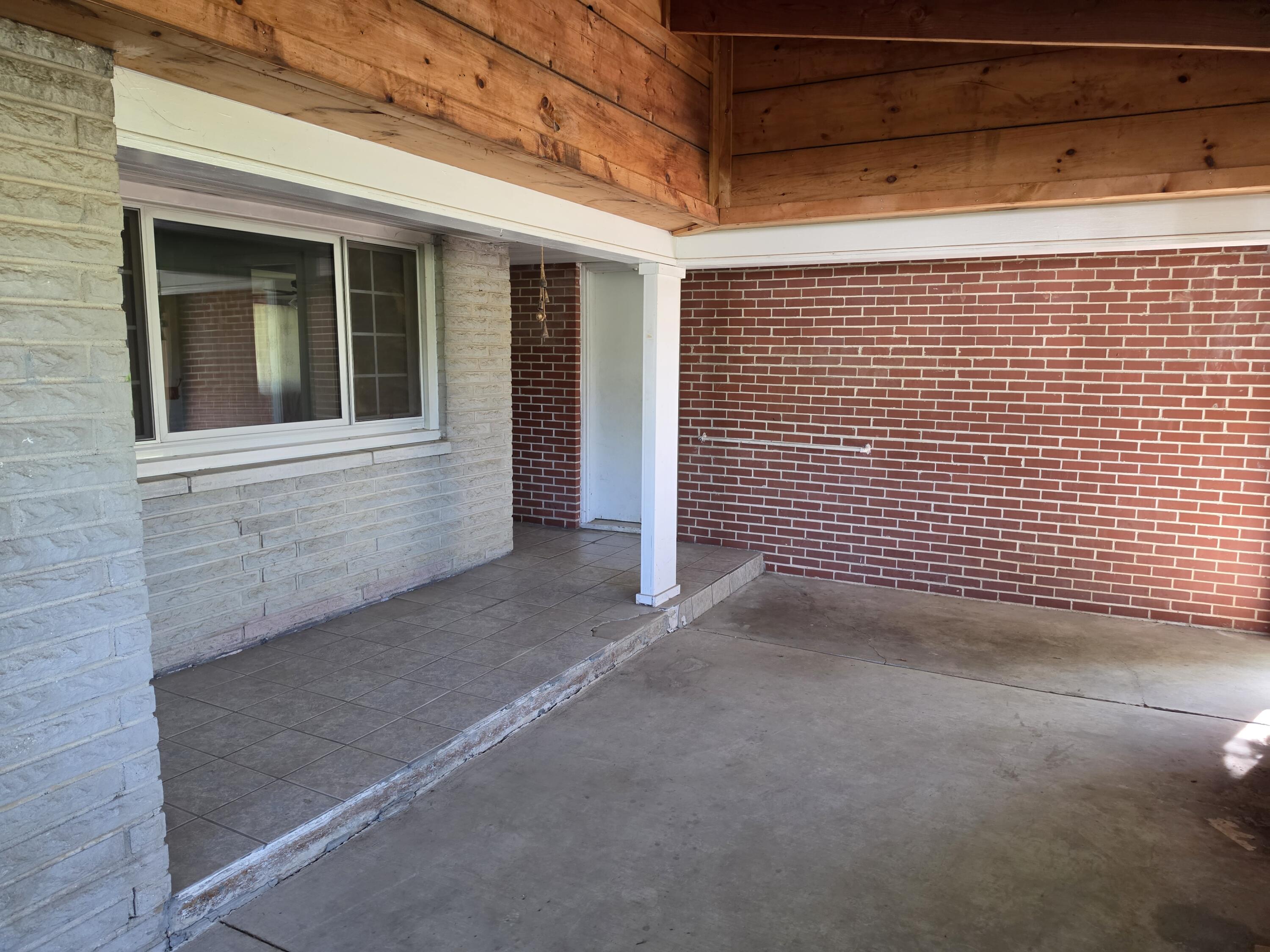 200 North Maple Street Property Photo 49