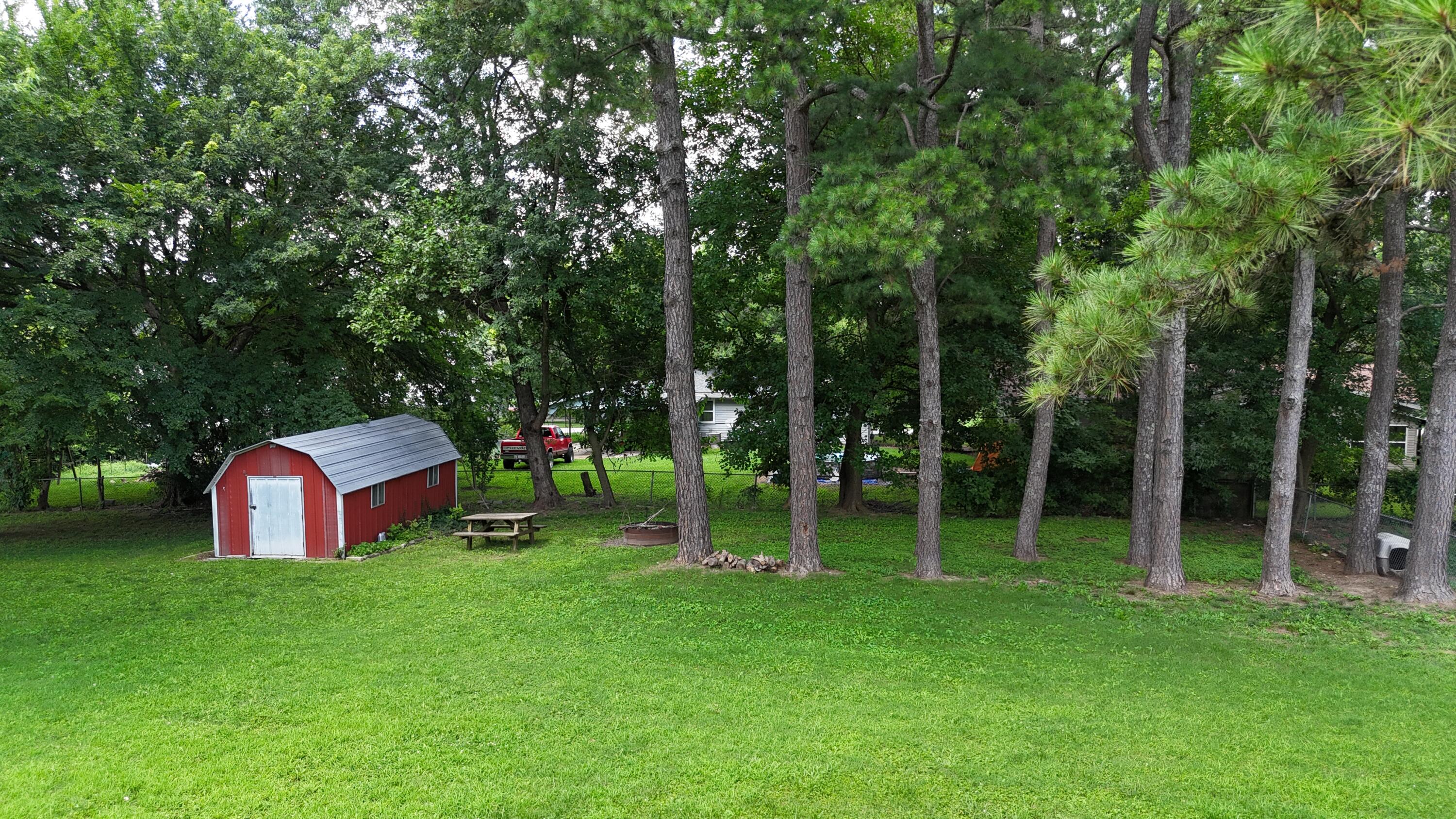 200 North Maple Street Property Photo 56